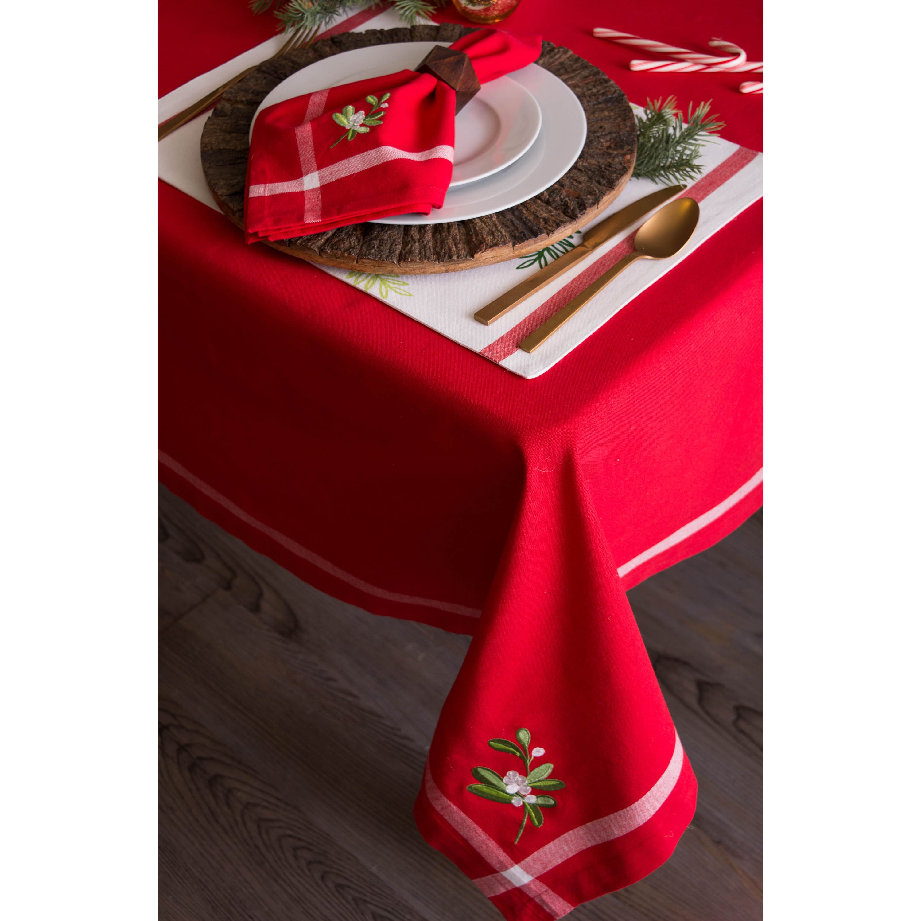 DII&#xAE; Red Embroidered Mistletoe Corner with Border Napkins, 6ct.