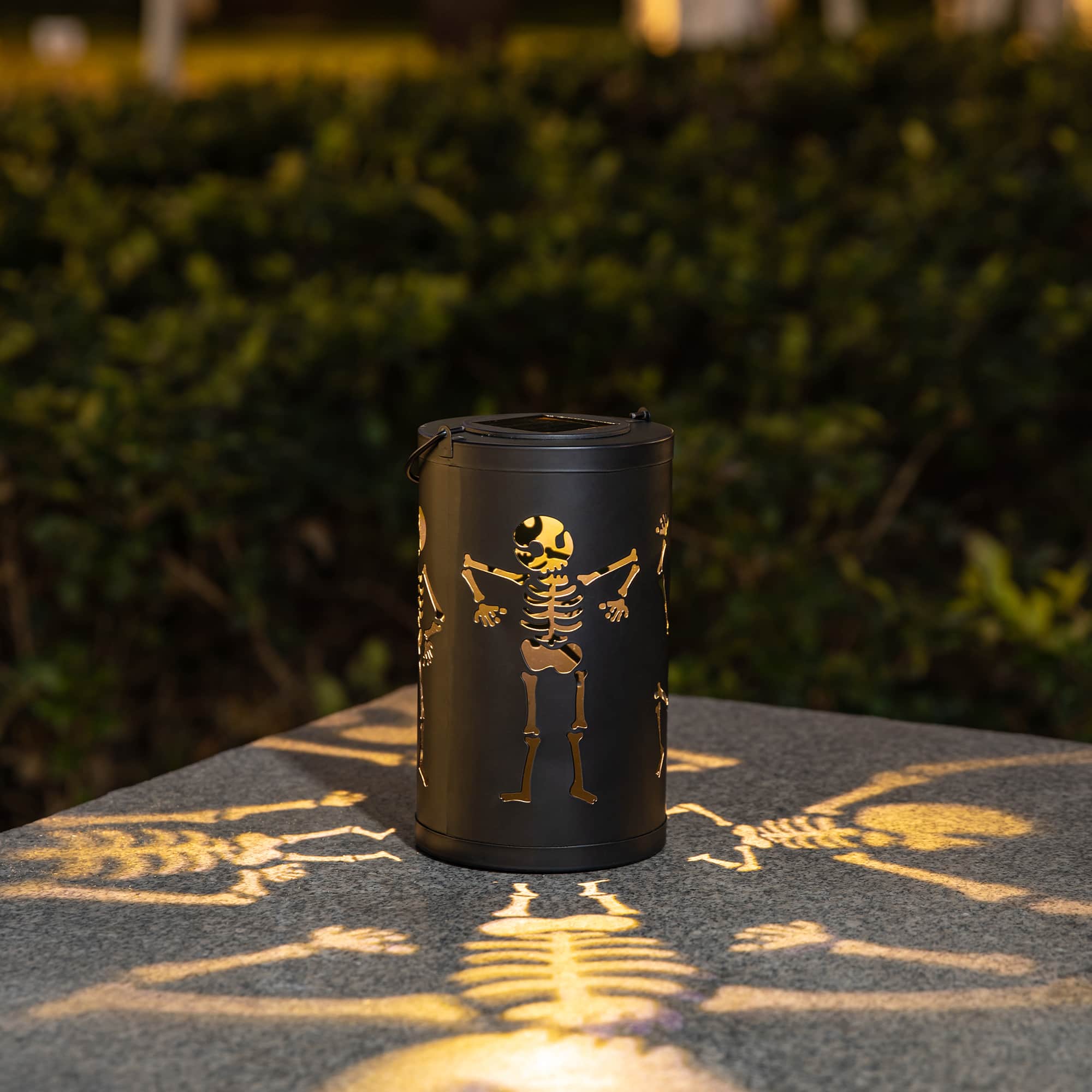 Glitzhome&#xAE; 10.75&#x22; Halloween Metal Skeleton Solar Powered LED Lantern