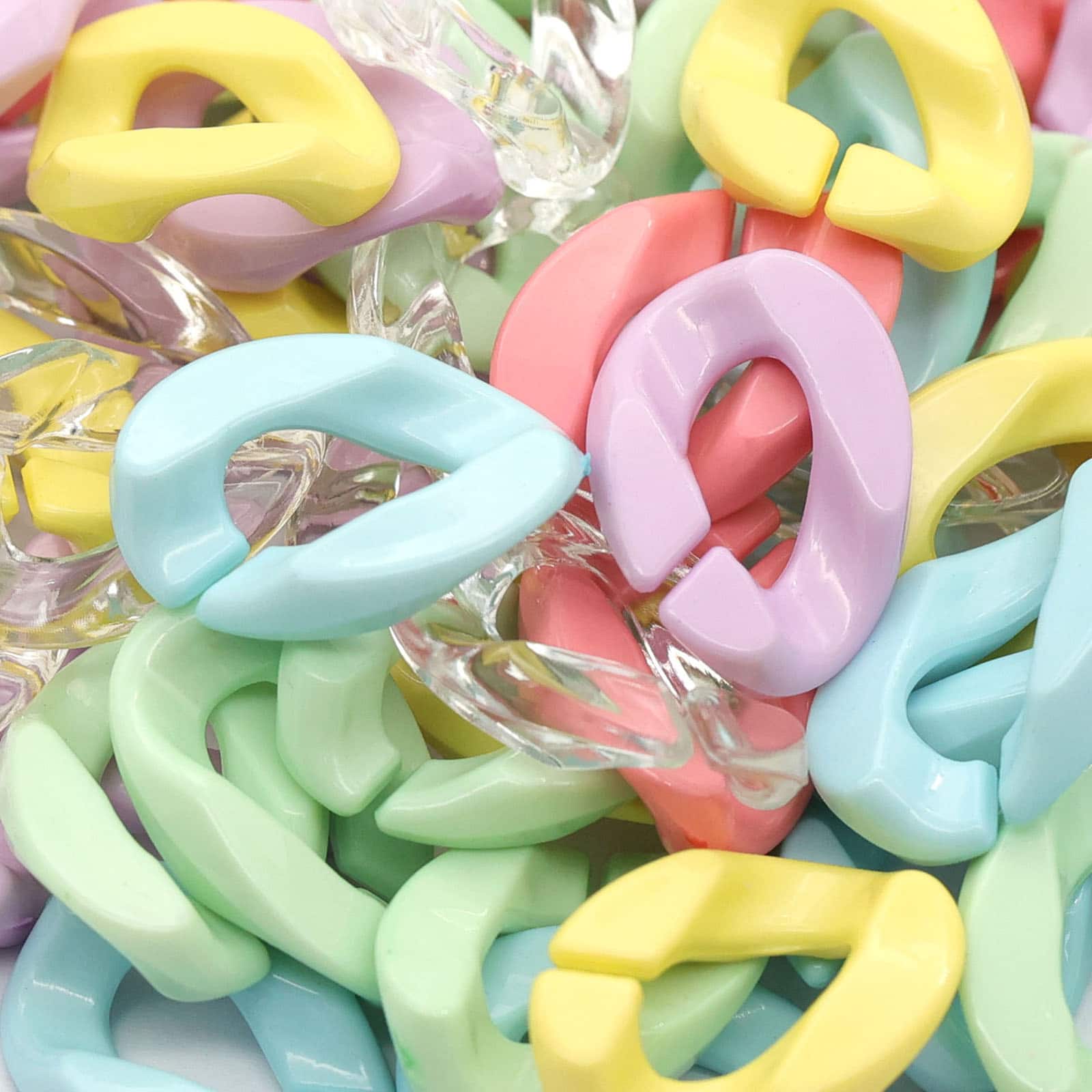 12 Packs: 80 ct. (960 total) Wavy Pastel Plastic Chain Links by Creatology&#x2122;