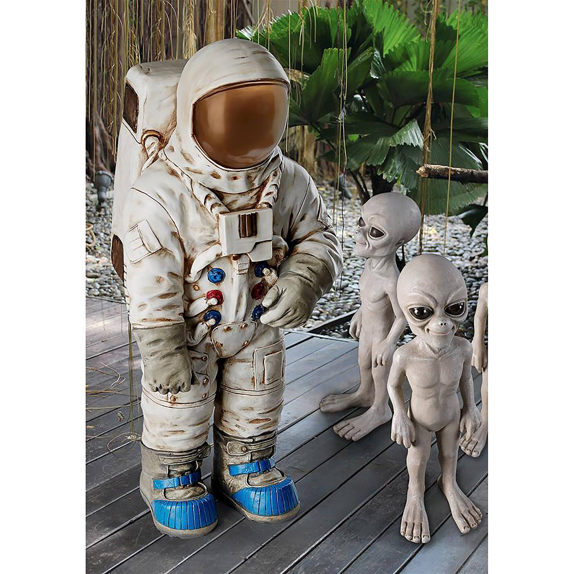 Design Toscano 25" Moon Man Astronaut Statue