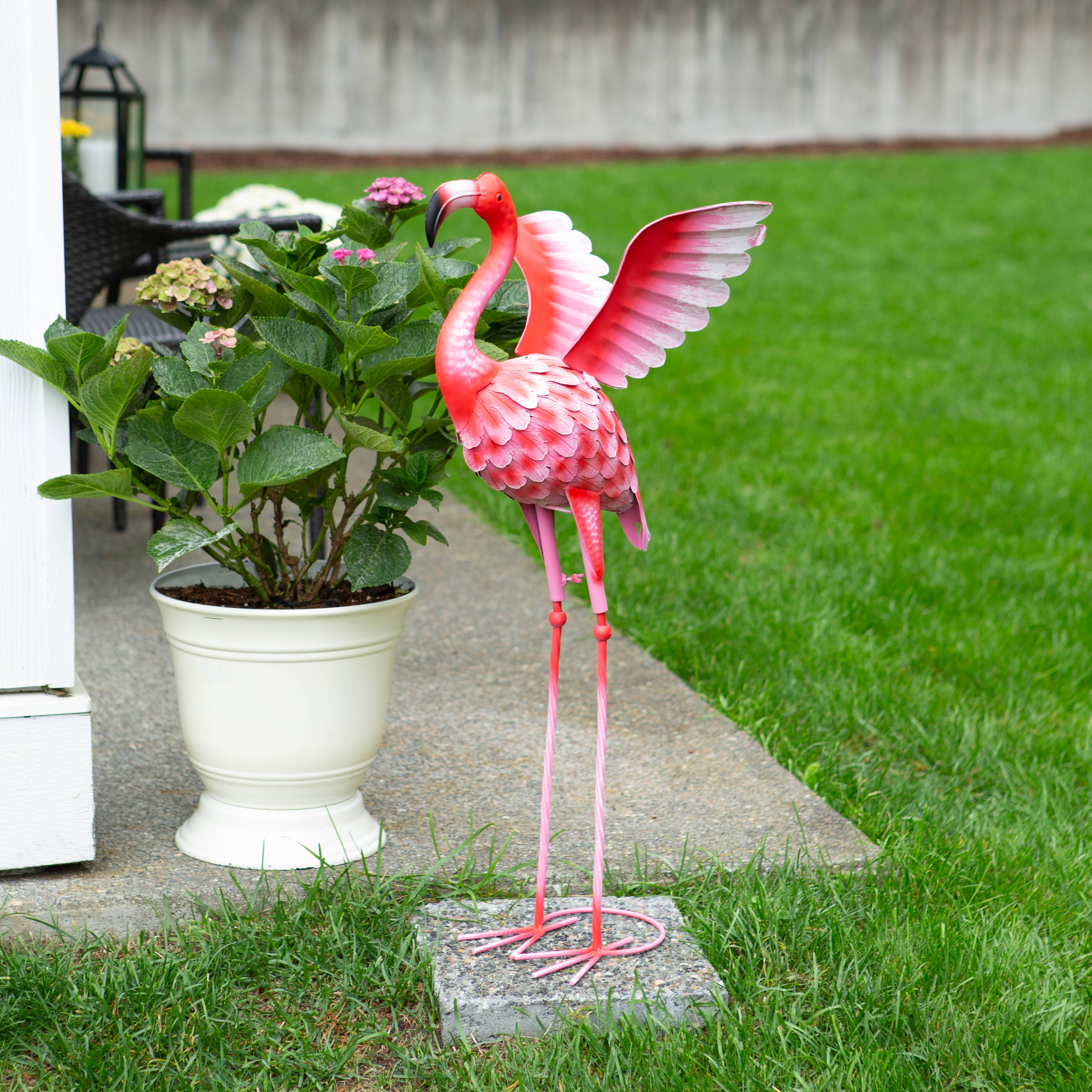2.3ft. Flying Flamingo Metal D&#xE9;cor