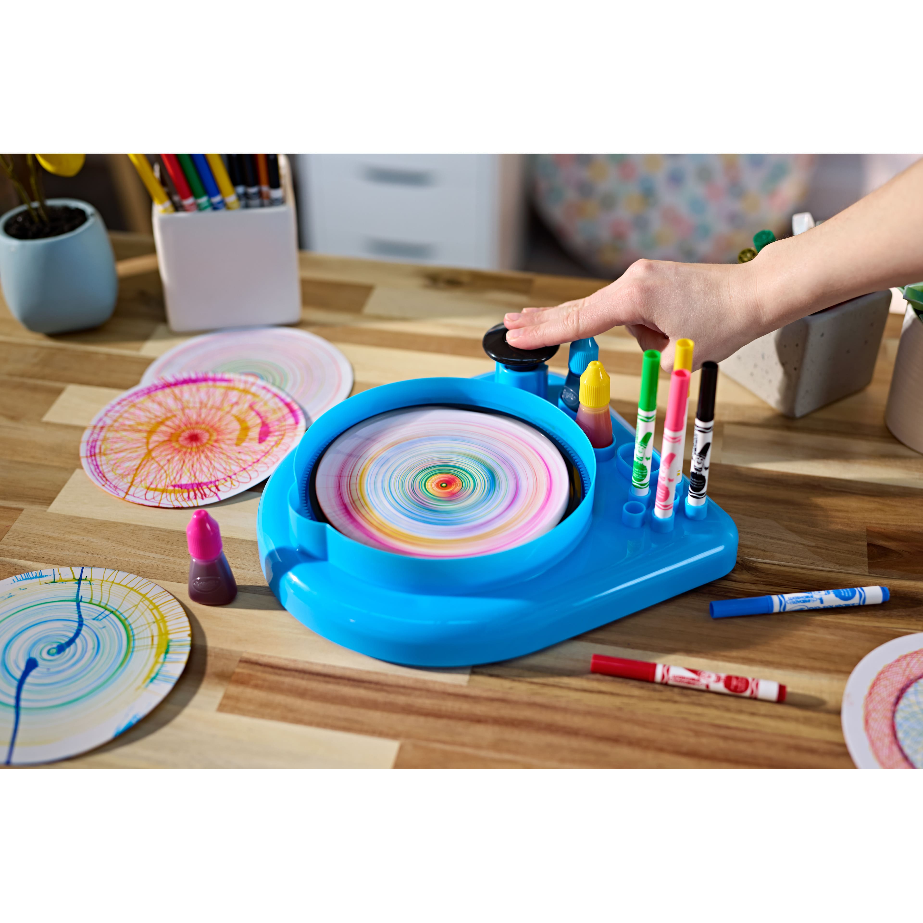 Crayola&#xAE; Spin &#x26; Spiral Art Station