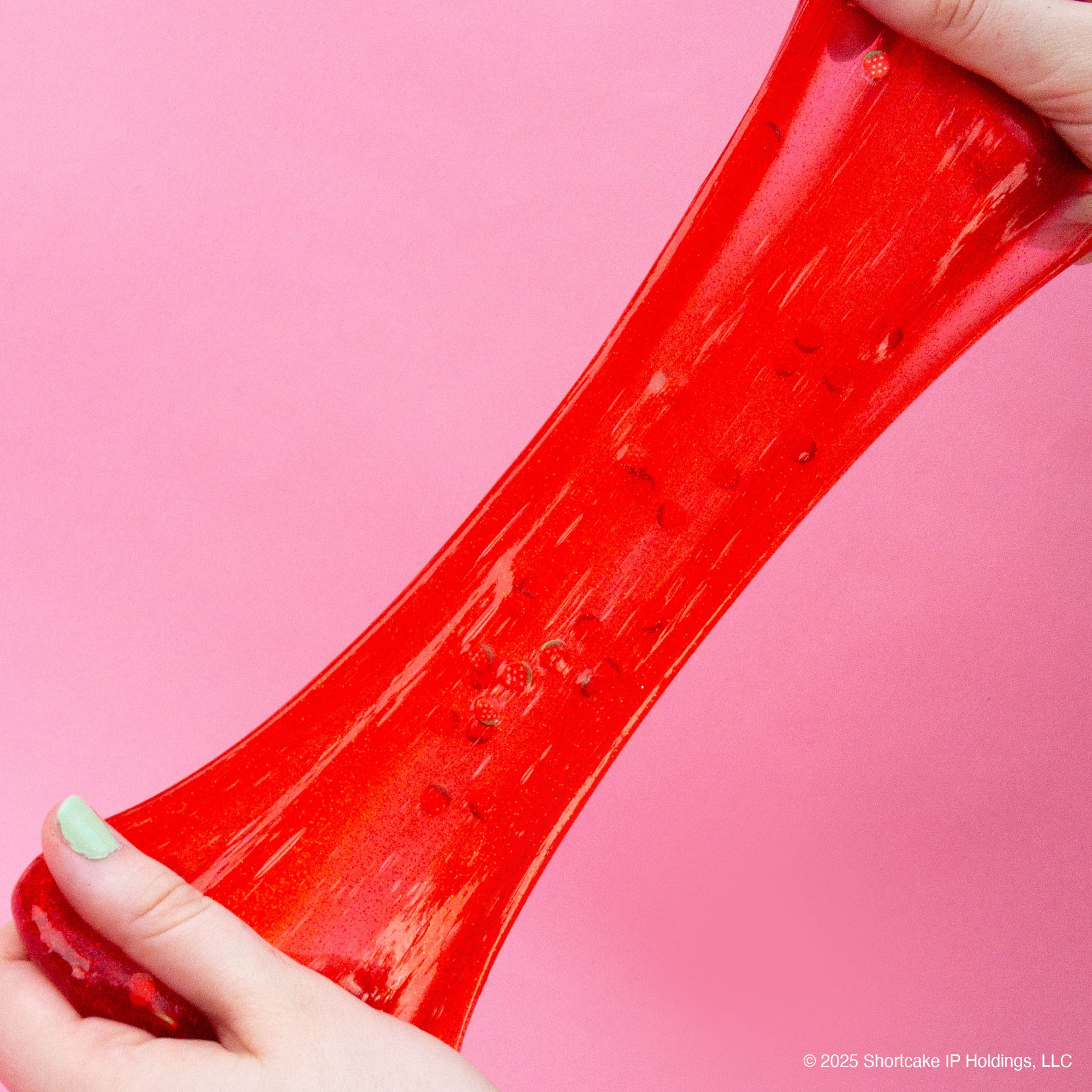 Strawberry Shortcake&#x2122; Strawberry-Scented Glitter Slime