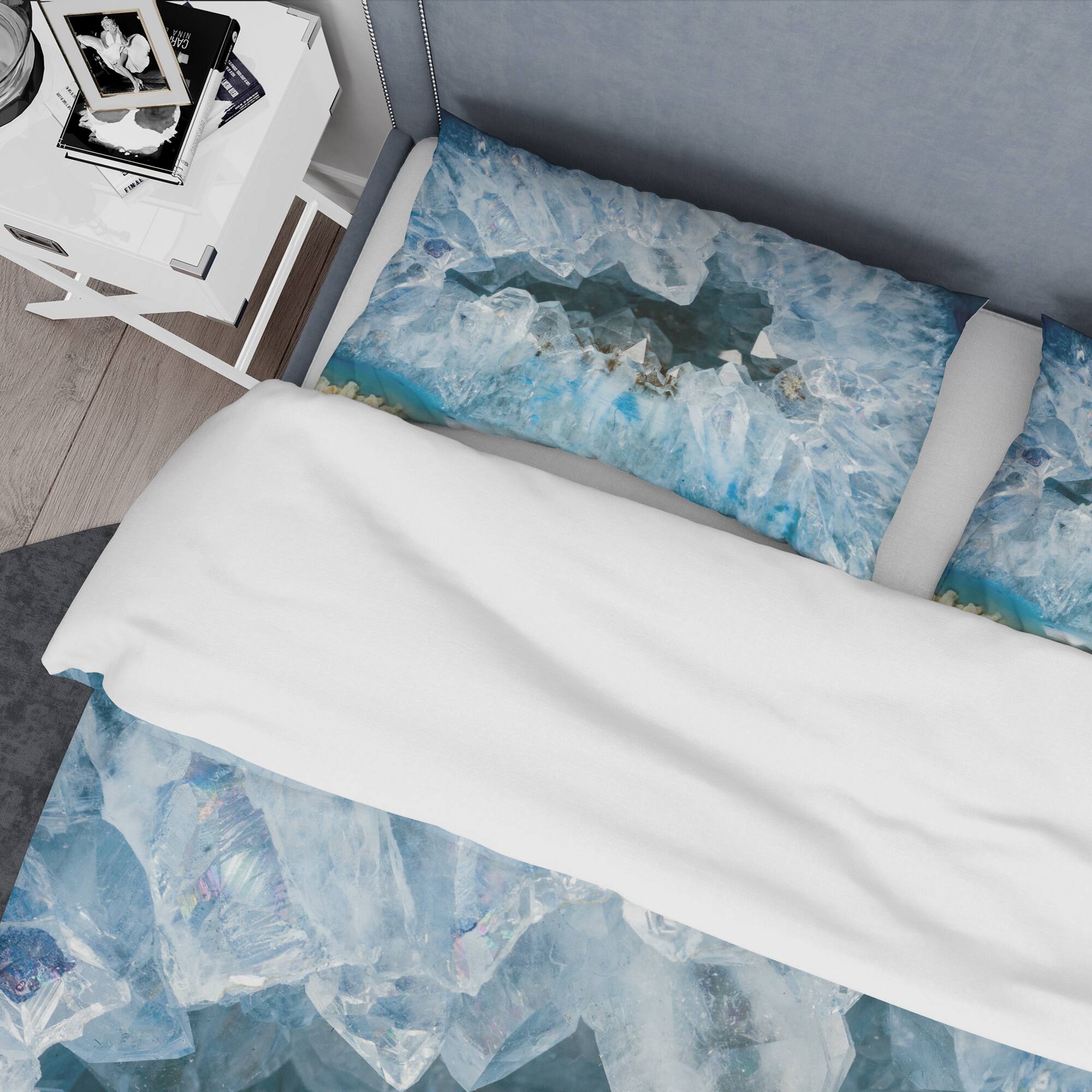 Designart 'Geode Interior with Light Blue crystals' Mid-Century Modern Bedding Set