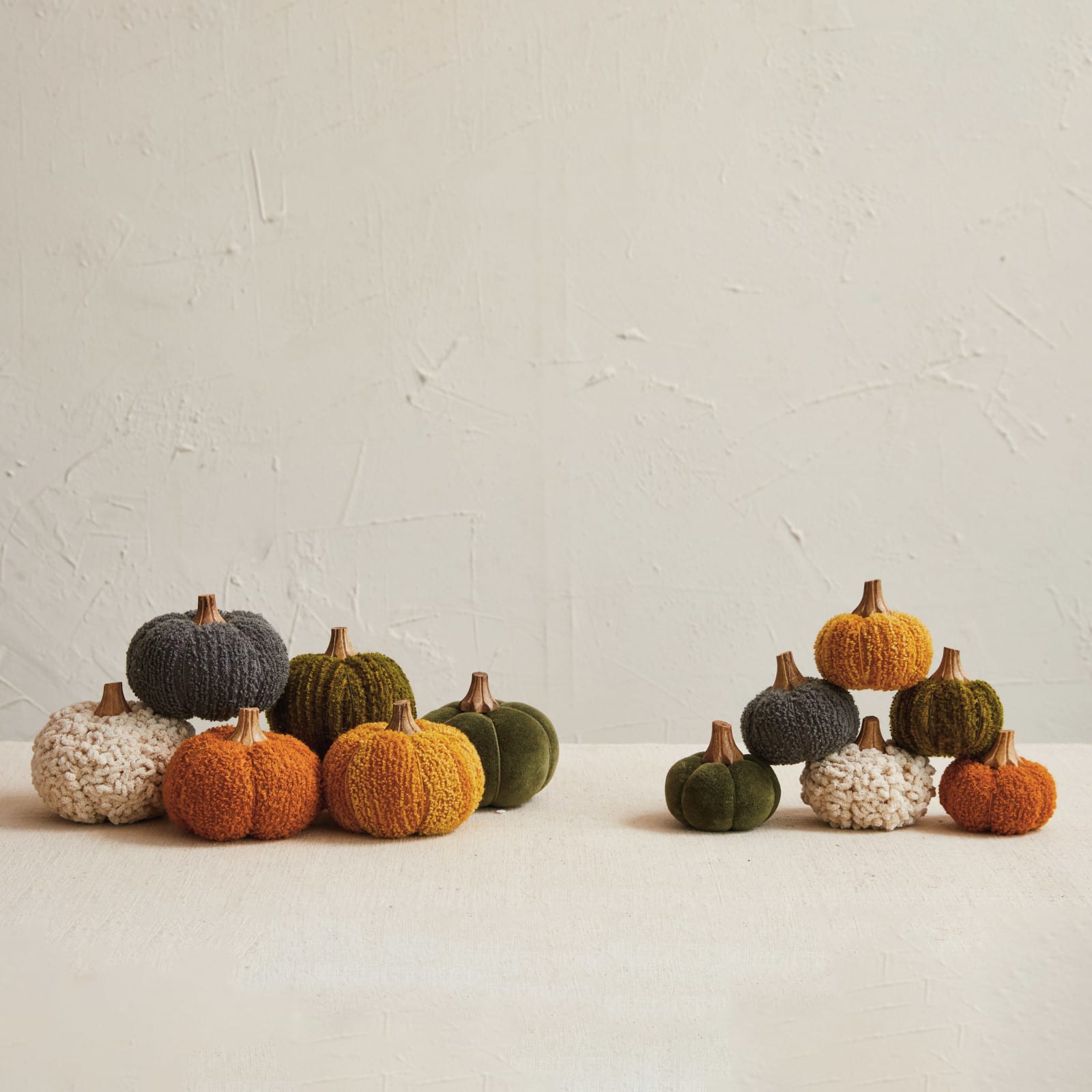 3.5&#x22; Boucl&#xE9; Velvet Pumpkin Holiday D&#xE9;cor Set with Wood Stems