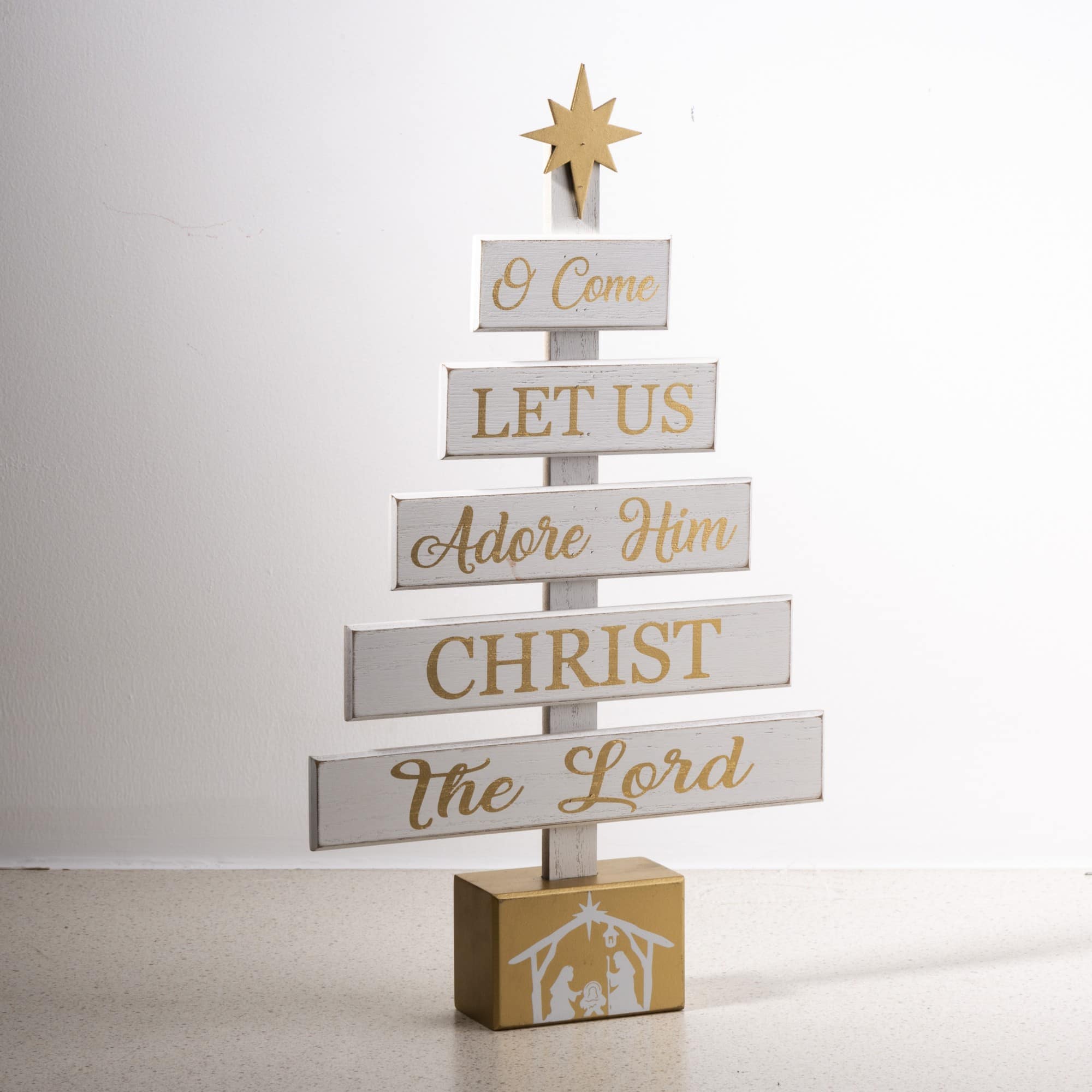 Glitzhome&#xAE; 18&#x22; Wooden Nativity Tree Tabletop D&#xE9;cor