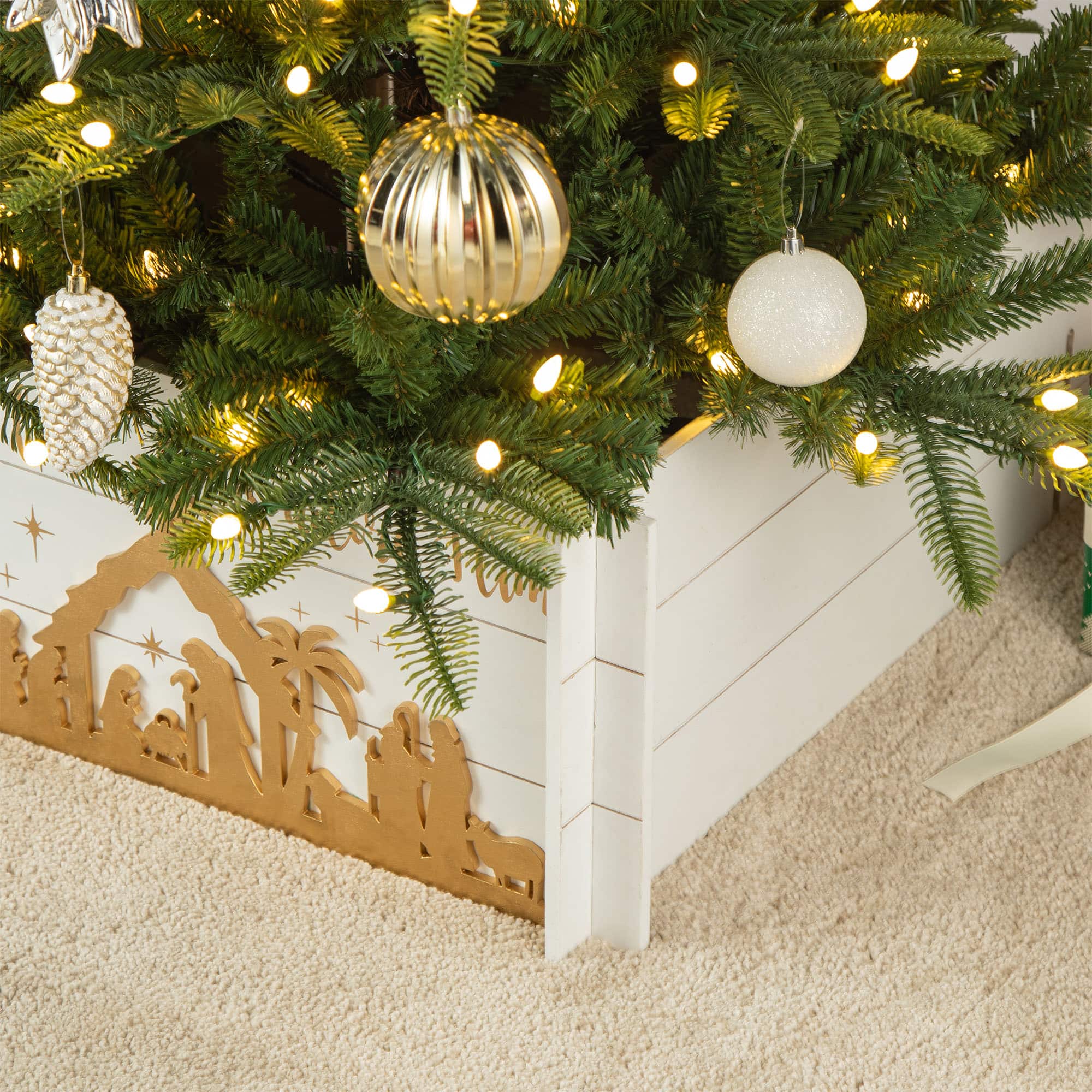 Glitzhome&#xAE; 24&#x22; Nativity Scene Tree Collar