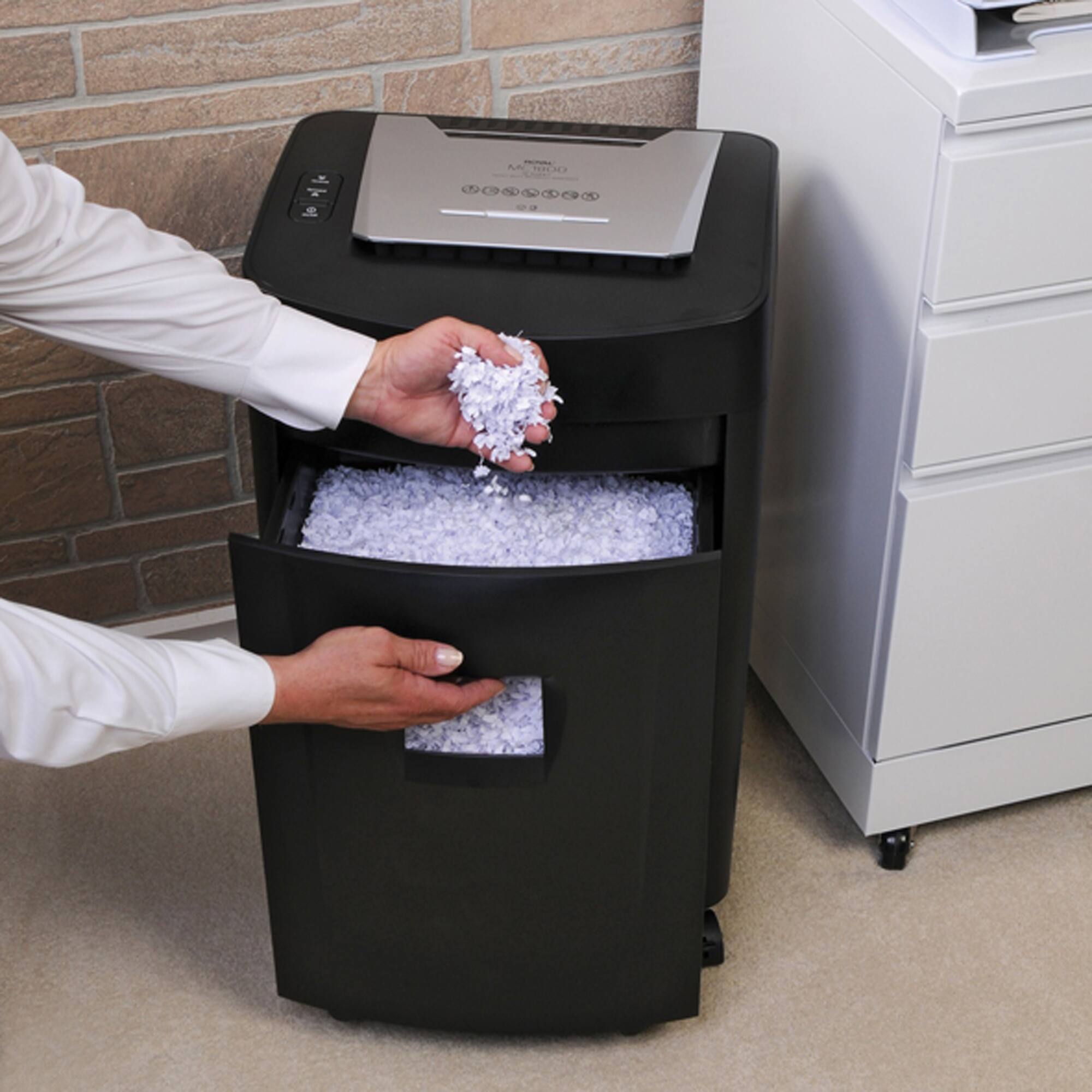 Royal MC1800 Microcut Shredder - Royal