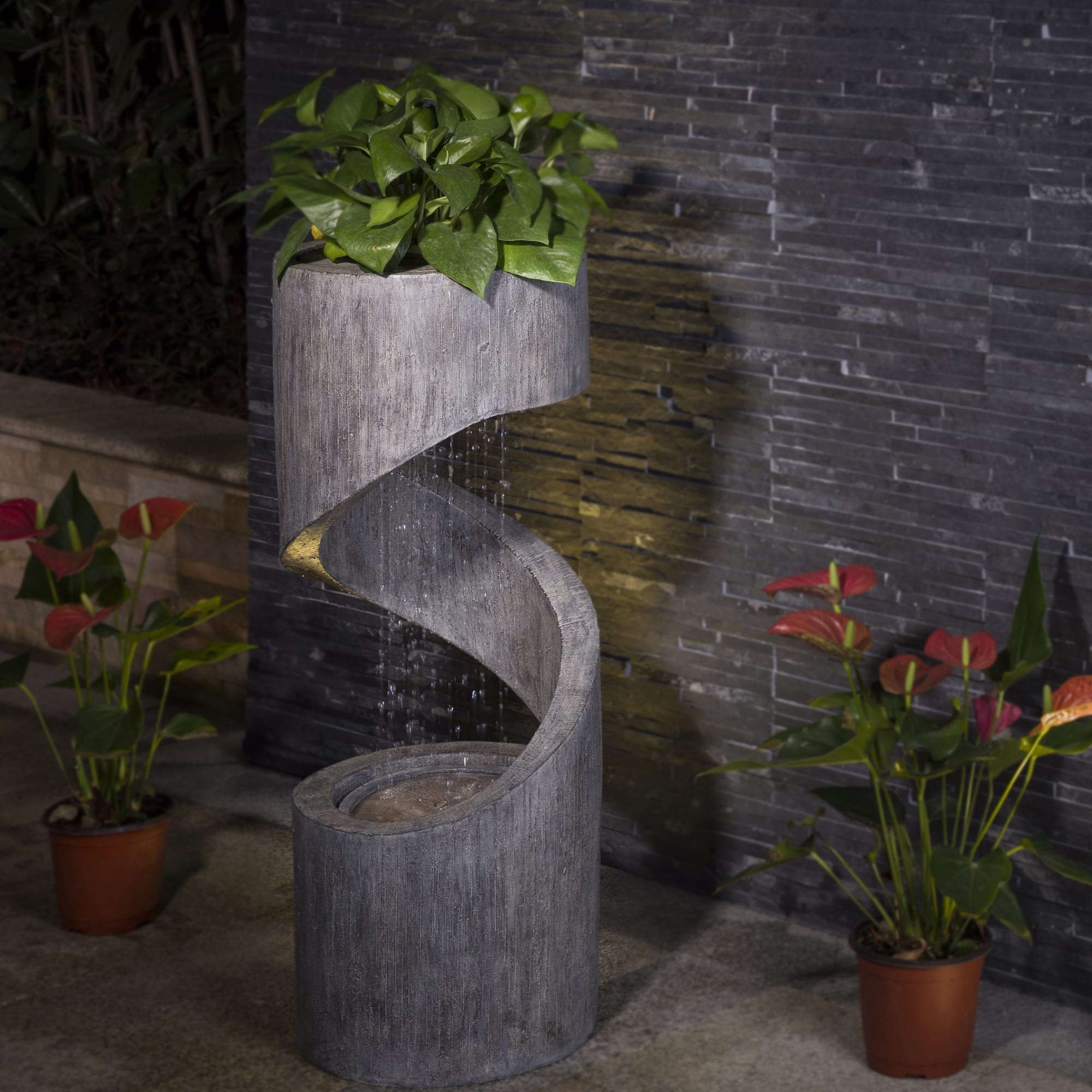 Glitzhome&#xAE; 31&#x22; Polyresin Curving Shaped Outdoor Fountain with LED Light