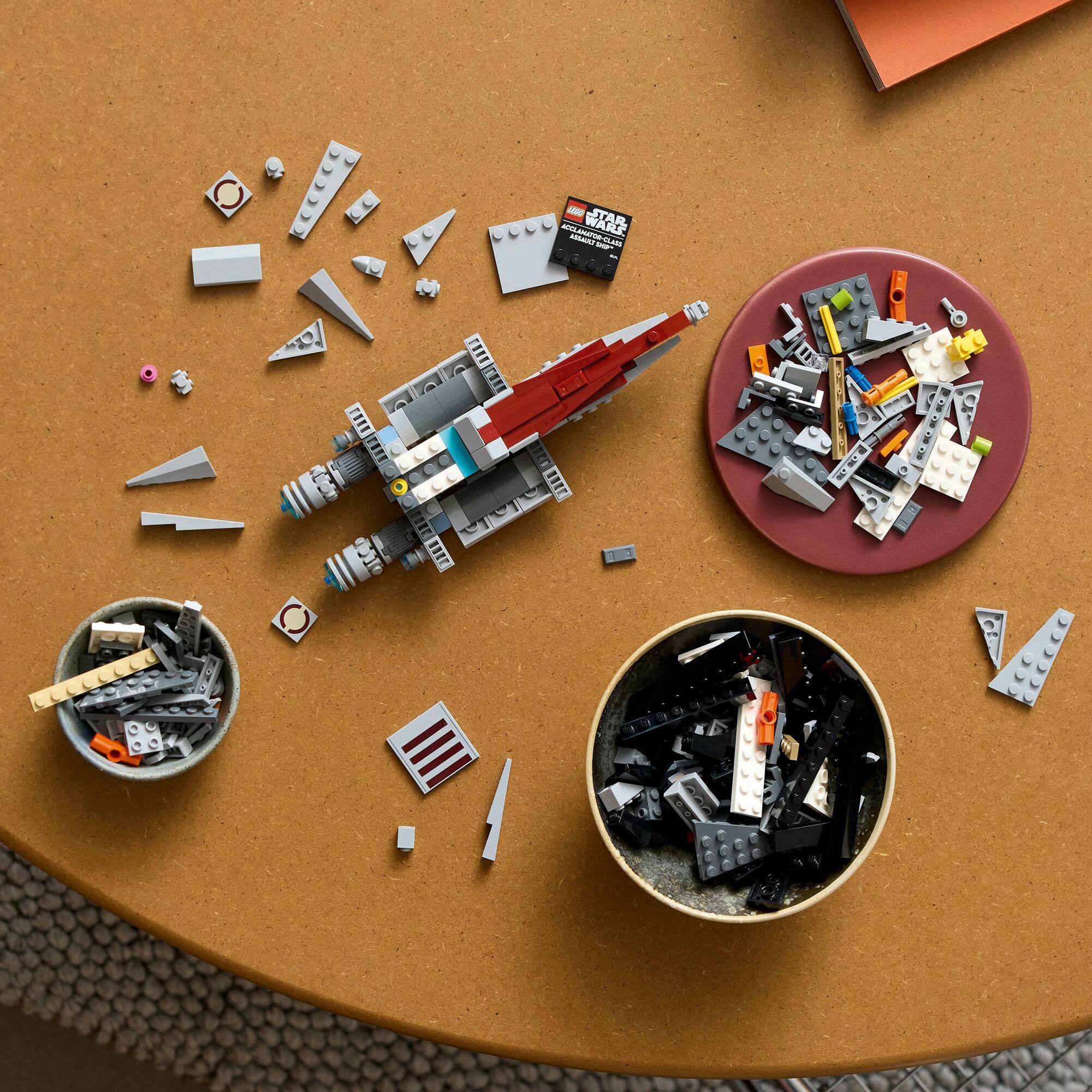 LEGO® Star Wars™ Acclamator-Class Assault Ship™, Buildable Starship Model 75404