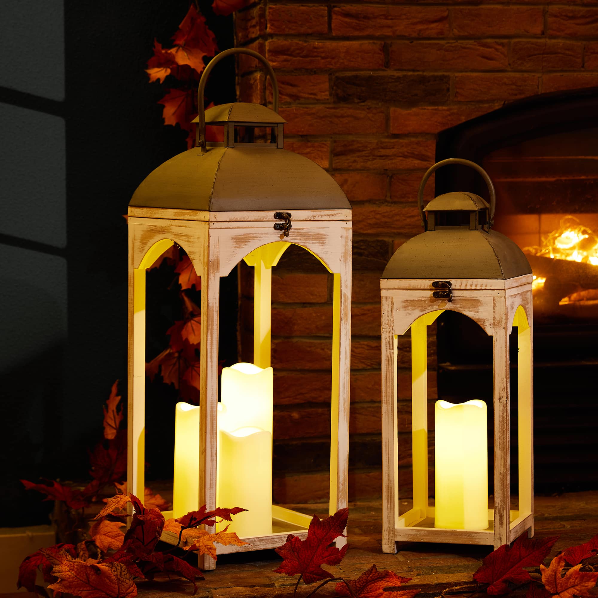 Glitzhome&#xAE; White Wooden Modern Farmhouse Lantern Set