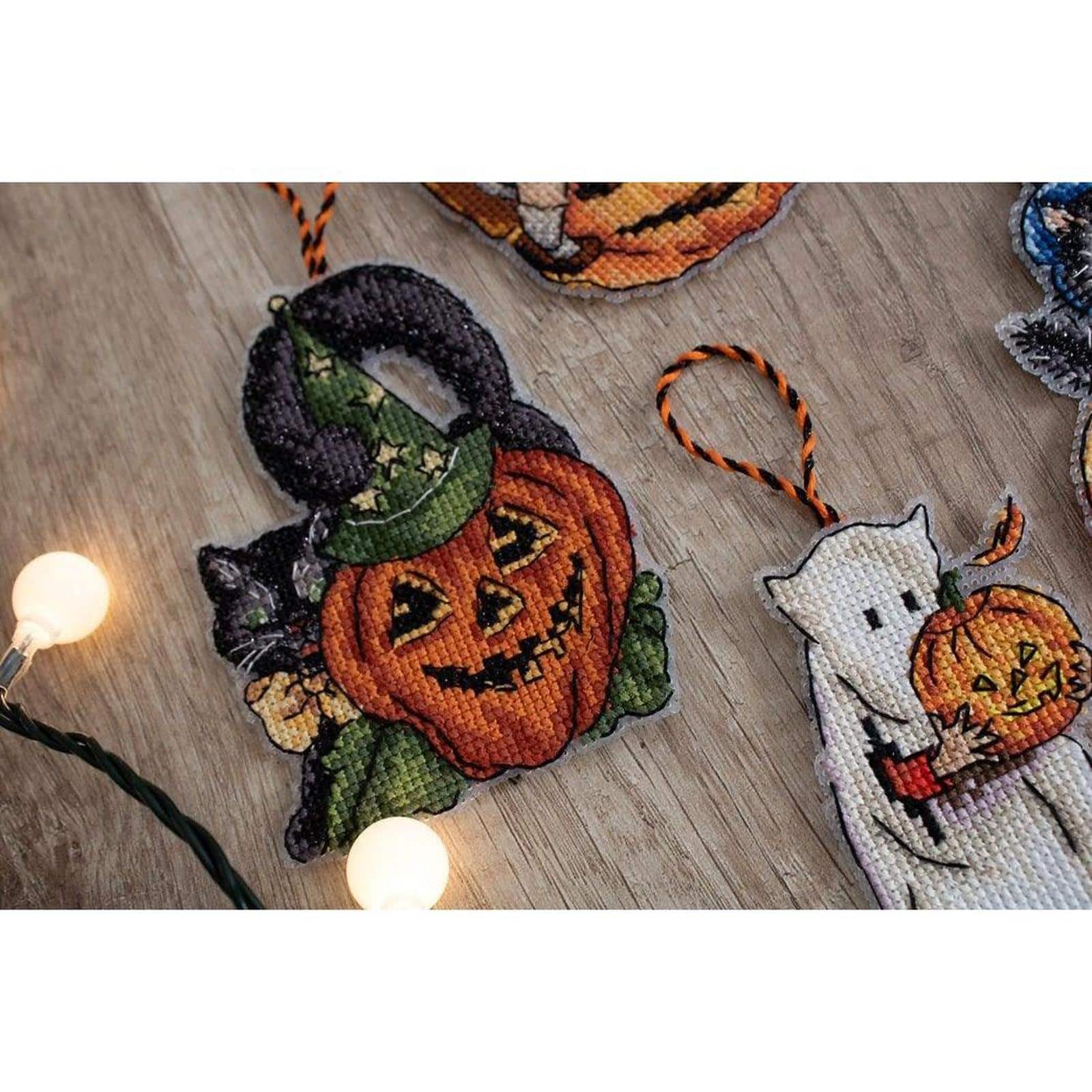 Letistitch Halloween Toys Plastic Canvas Counted Cross Stitch Kit