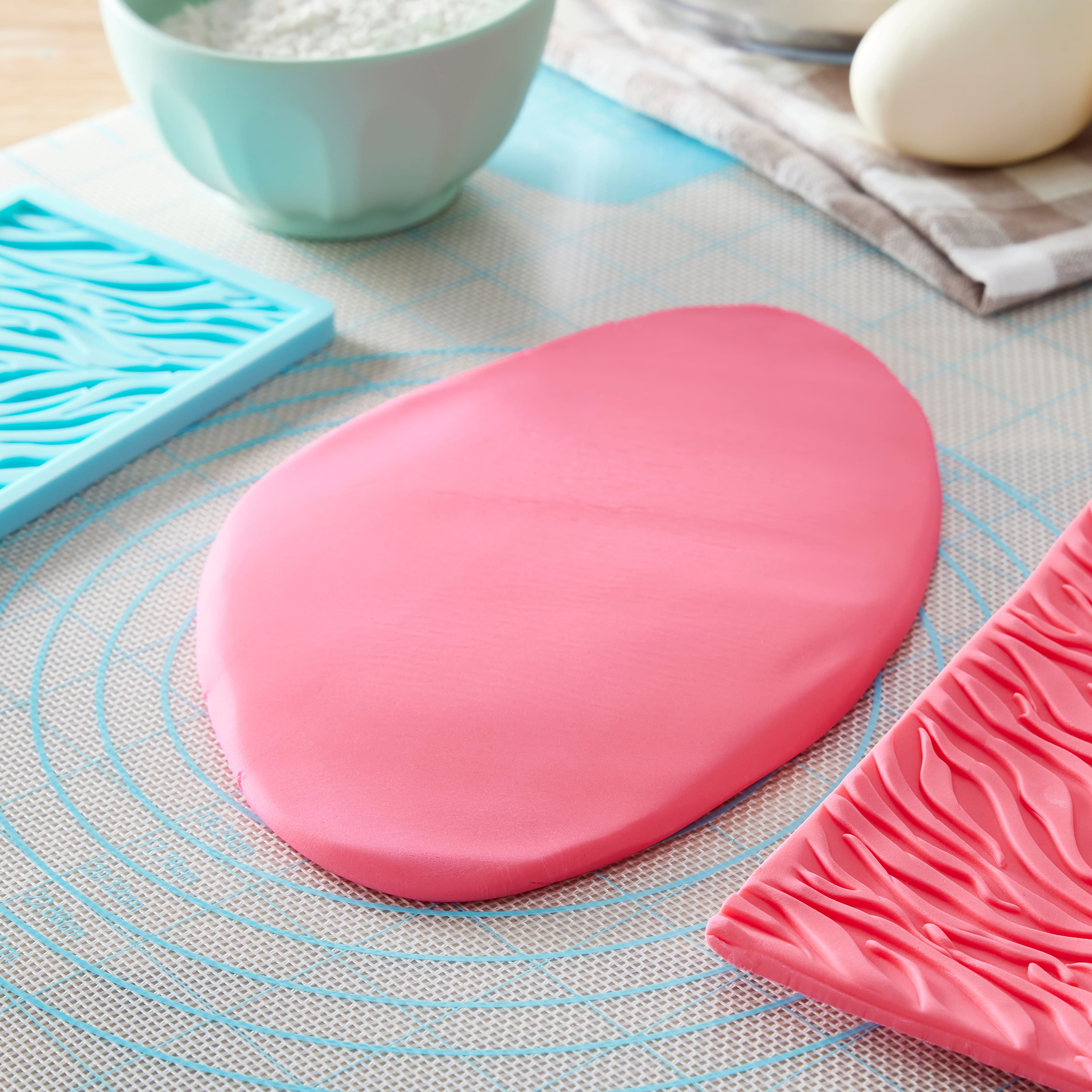 Satin Ice® Vanilla Fondant, 2.2lb.