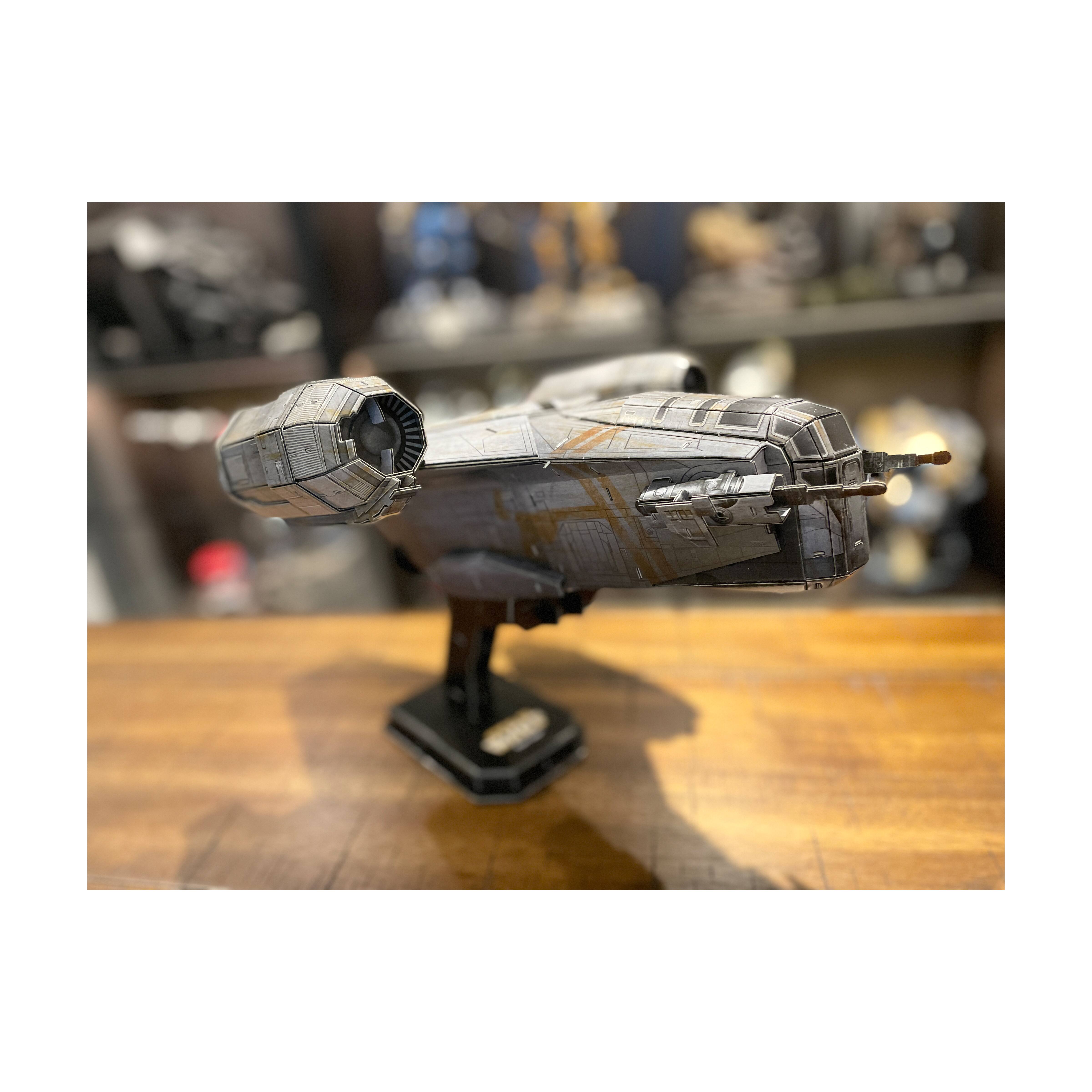 Star Wars - The Mandalorian Razor Crest Paper Model Kit: 140 Pcs
