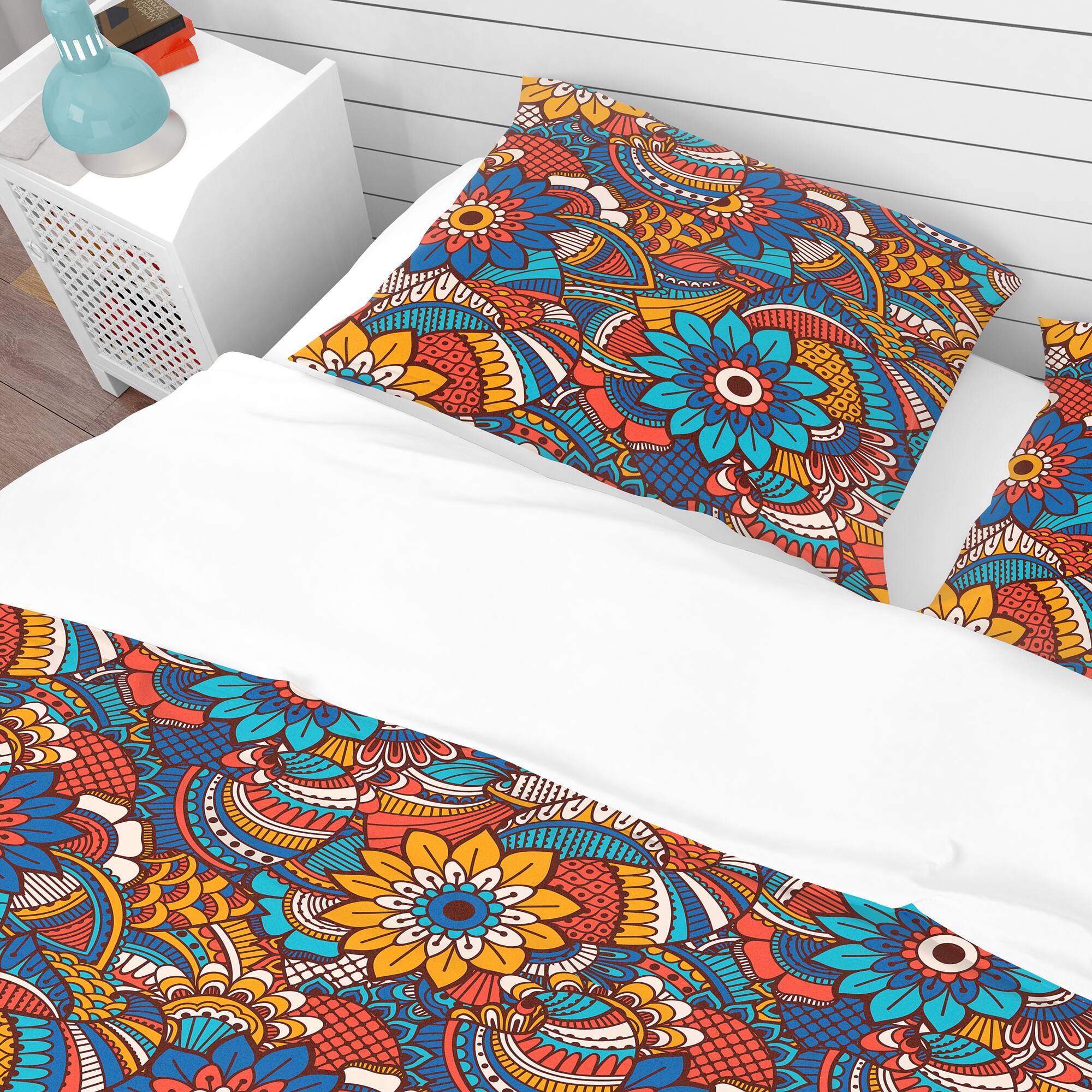Designart &#x27;Hand Drawn Pattern with Floral Elements&#x27; Bohemian &#x26; Eclectic Bedding Set - Duvet Cover &#x26; Shams
