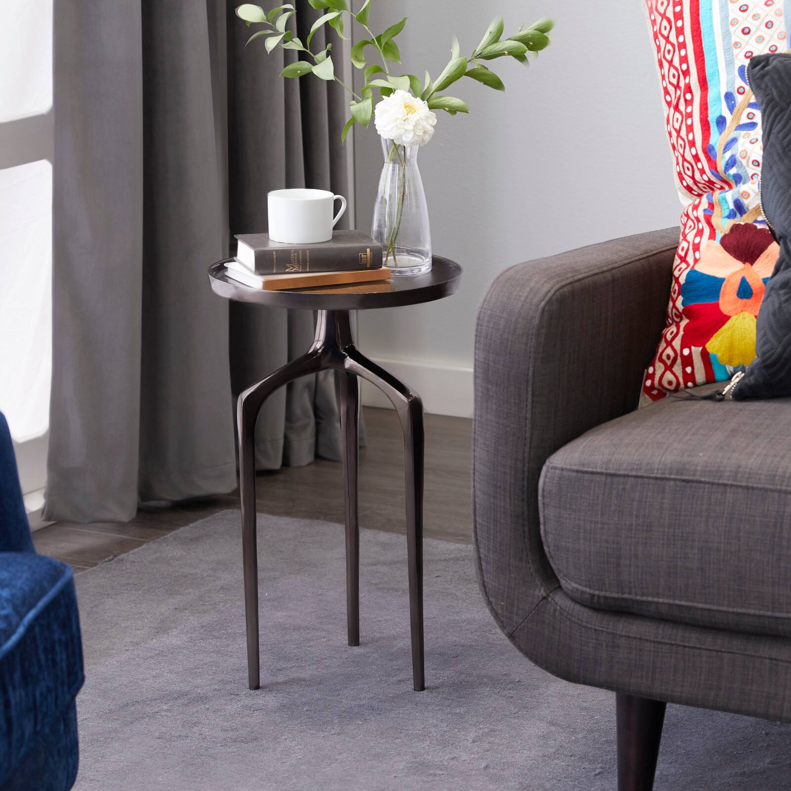 22" Black Aluminum Contemporary Accent Table