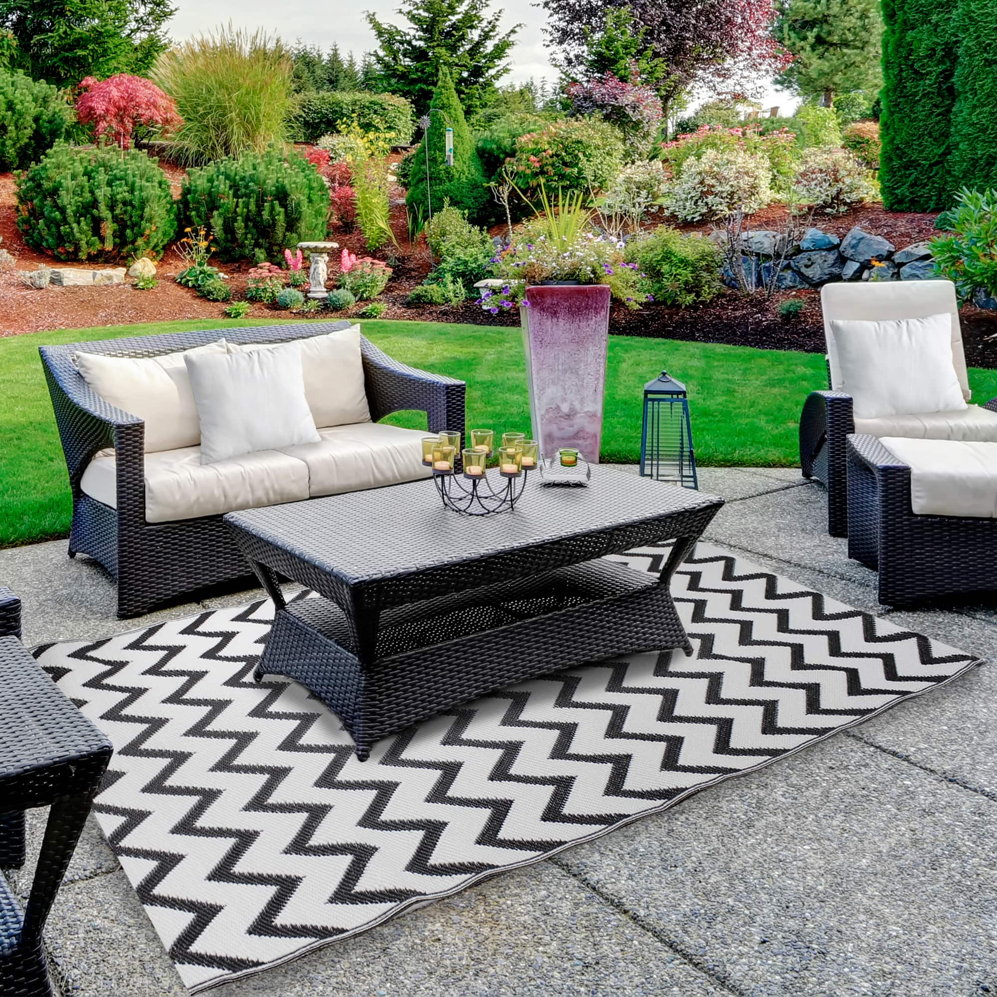 Black &#x26; White Chevron Rectangular Outdoor Area Rug, 4ft. x 6ft.