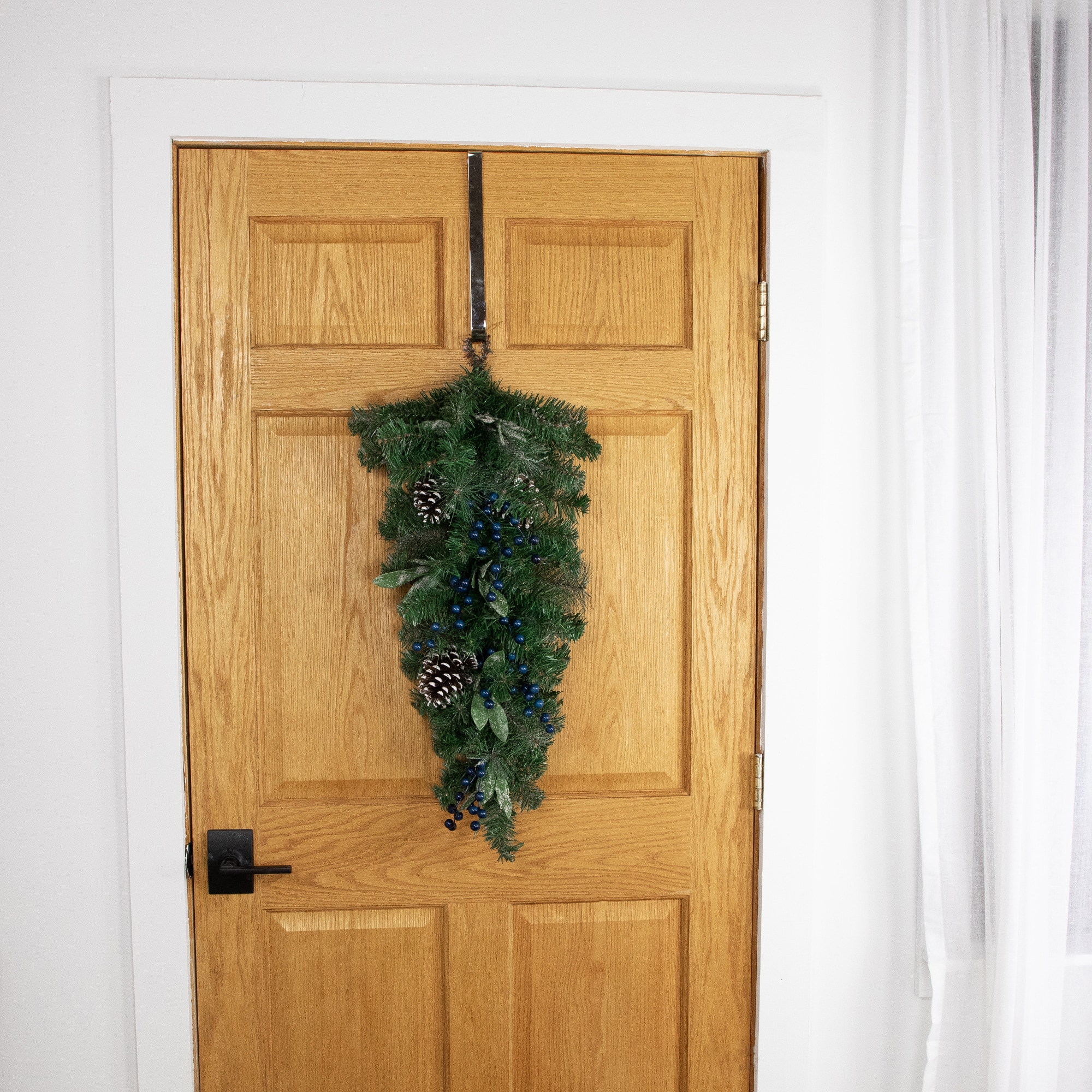 28&#x22; Unlit Mixed Pine, Blueberries &#x26; Snowy Pine Cones Teardrop Swag