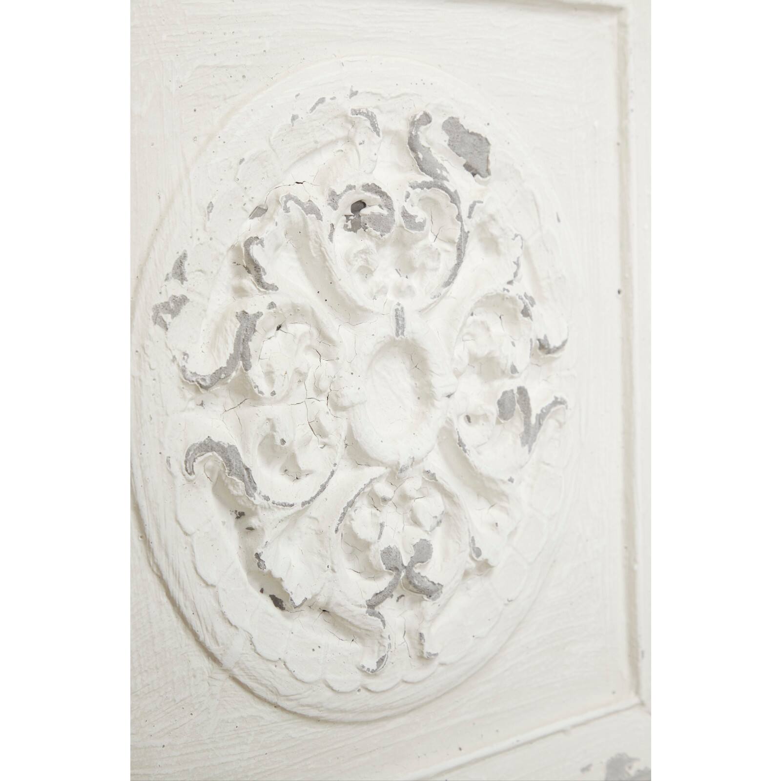 Set of 4 White Fiberglass Vintage Floral Wall Decor, 19&#x22; x 19&#x22;