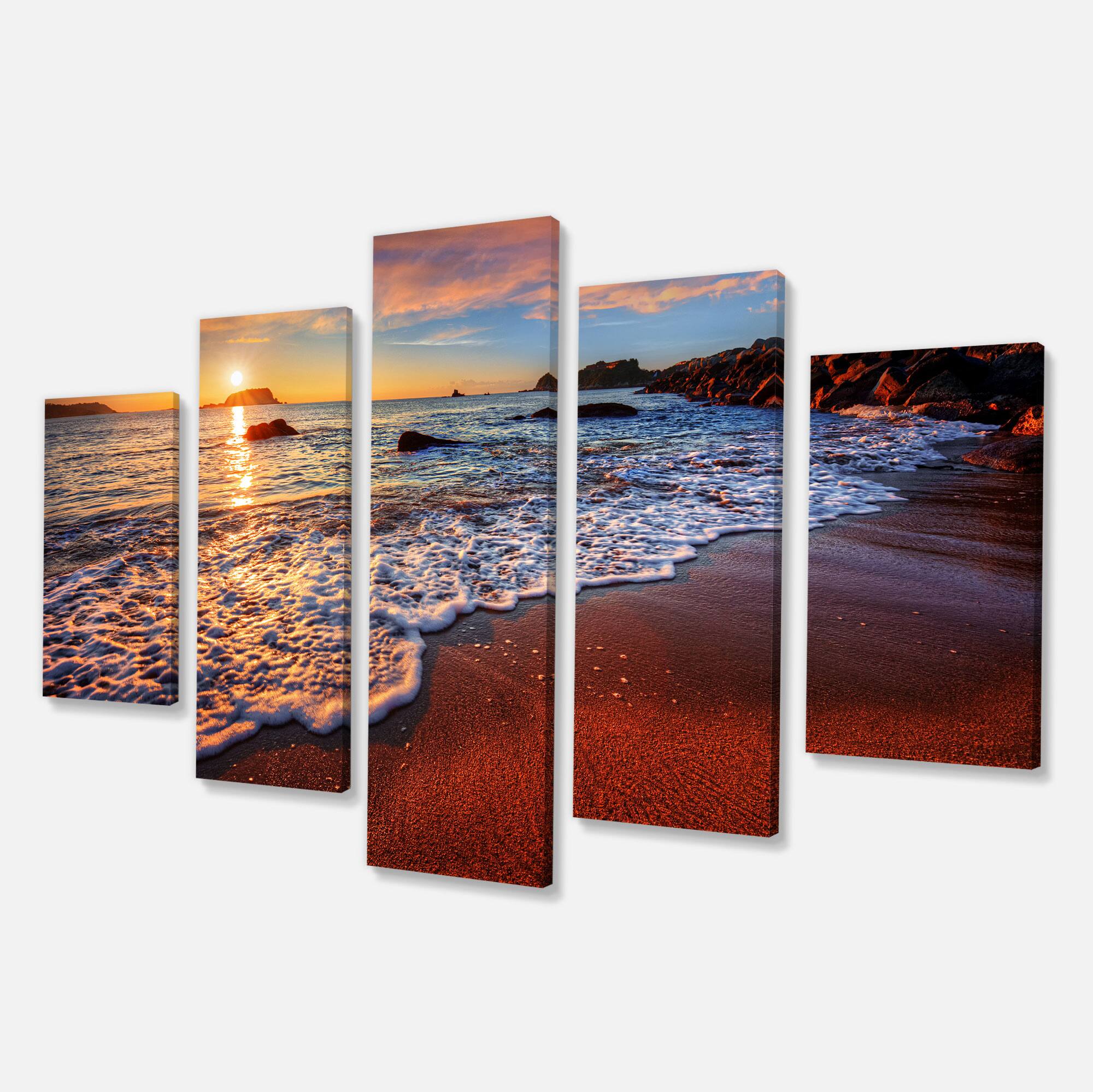 Designart - Stunning Ocean Beach at Sunset - Large Seashore Canvas Art Print