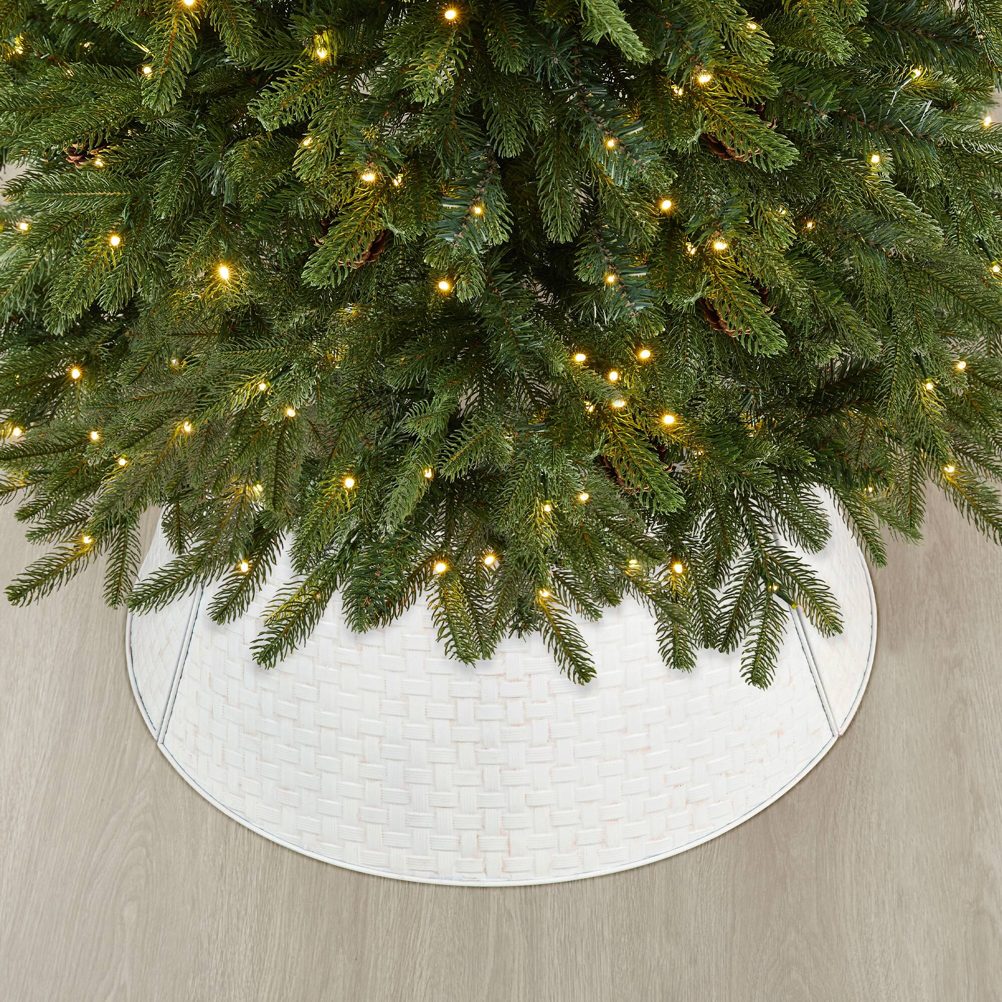 Glitzhome&#xAE; Washed White 26&#x22; Woven Metal Tree Collar