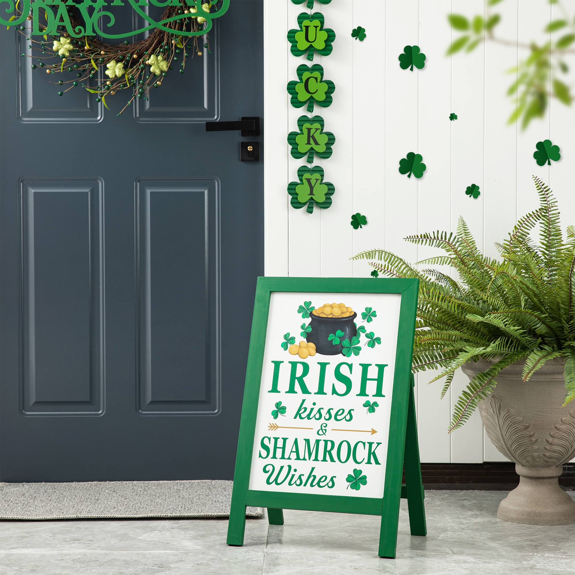 Glitzhome&#xAE; 24&#x22; St. Patrick&#x27;sWooden Porch Sign