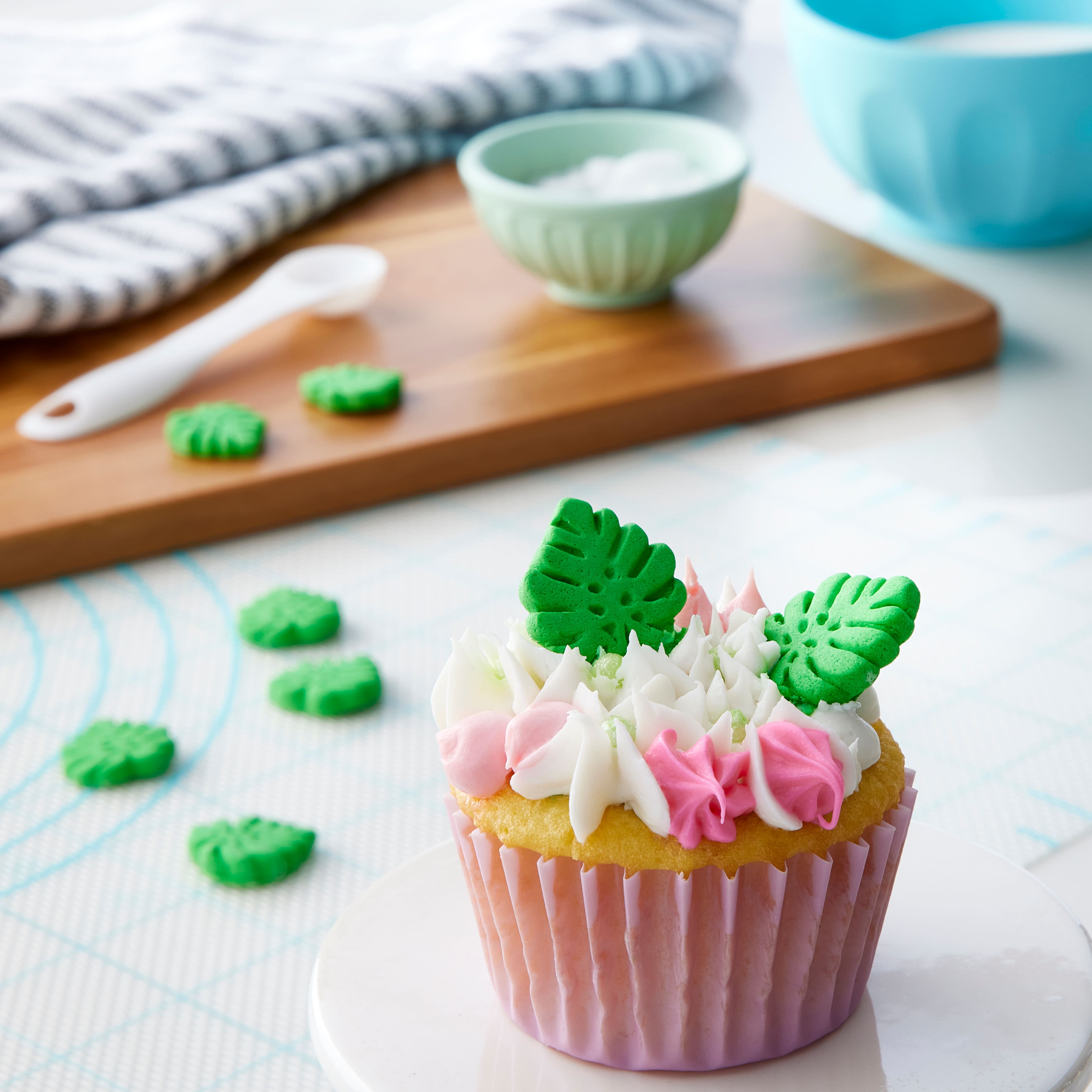 Sweet Tooth Fairy&#xAE; Green Tropical Leaves Icing Decorations