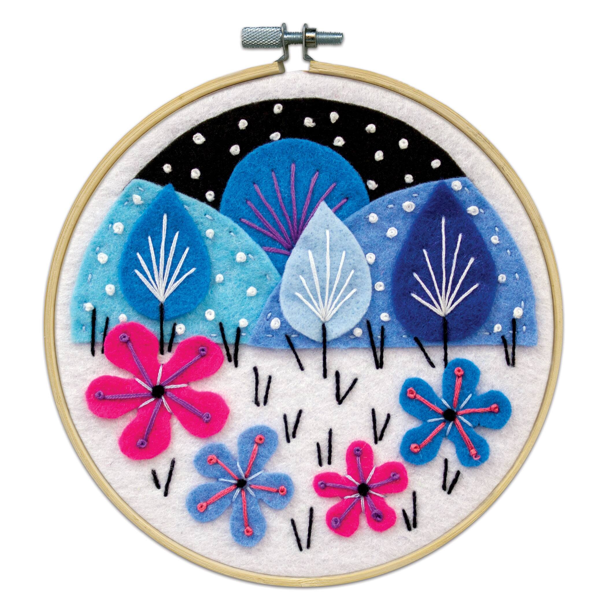 Design Works&#x2122; Round Winter&#x27;s Night Felt Applique Kit