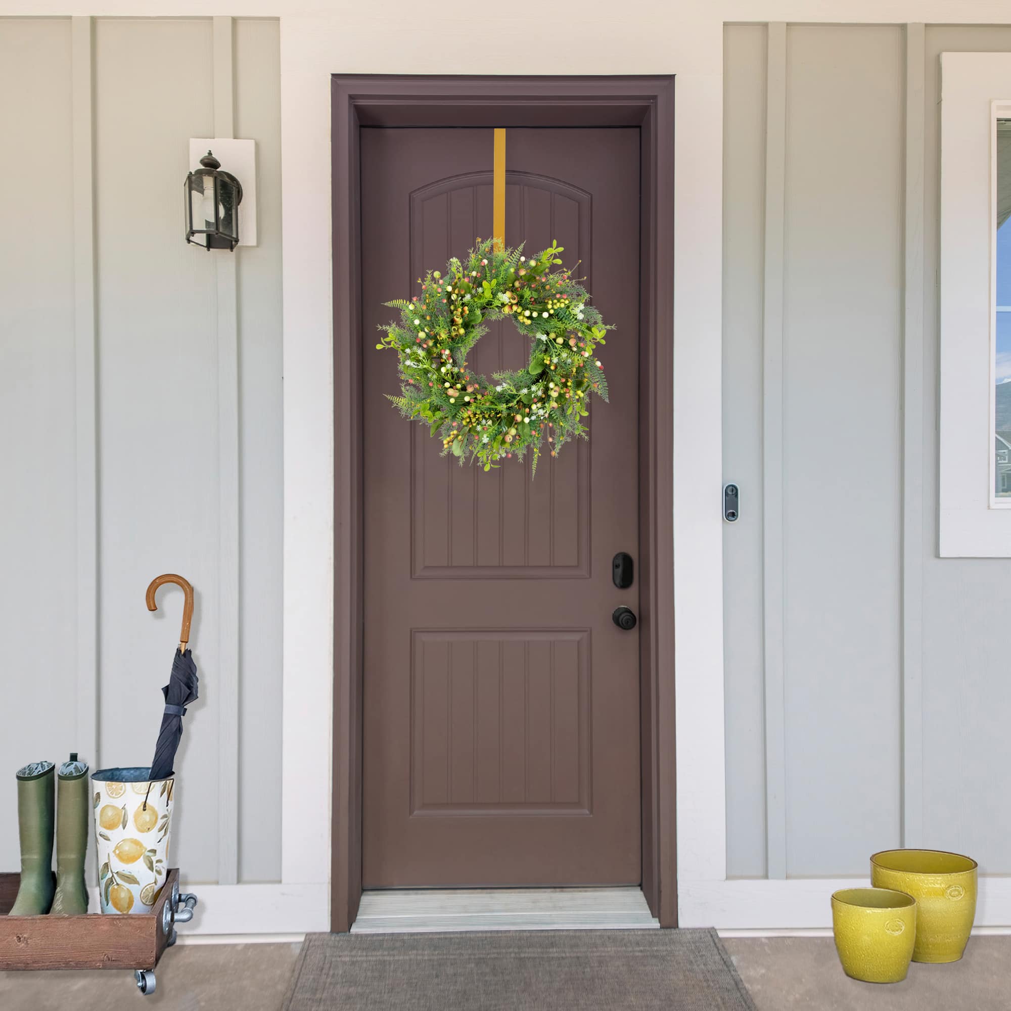 14&#x22; Matte Gold Over the Door Christmas Wreath Hanger