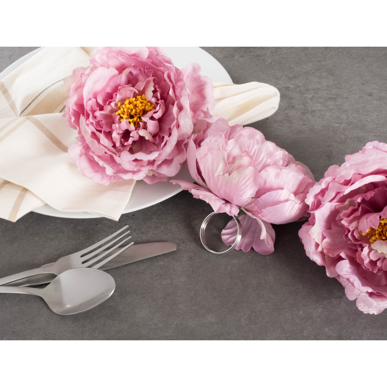 DII&#xAE; Peony Napkin Rings, 4ct.