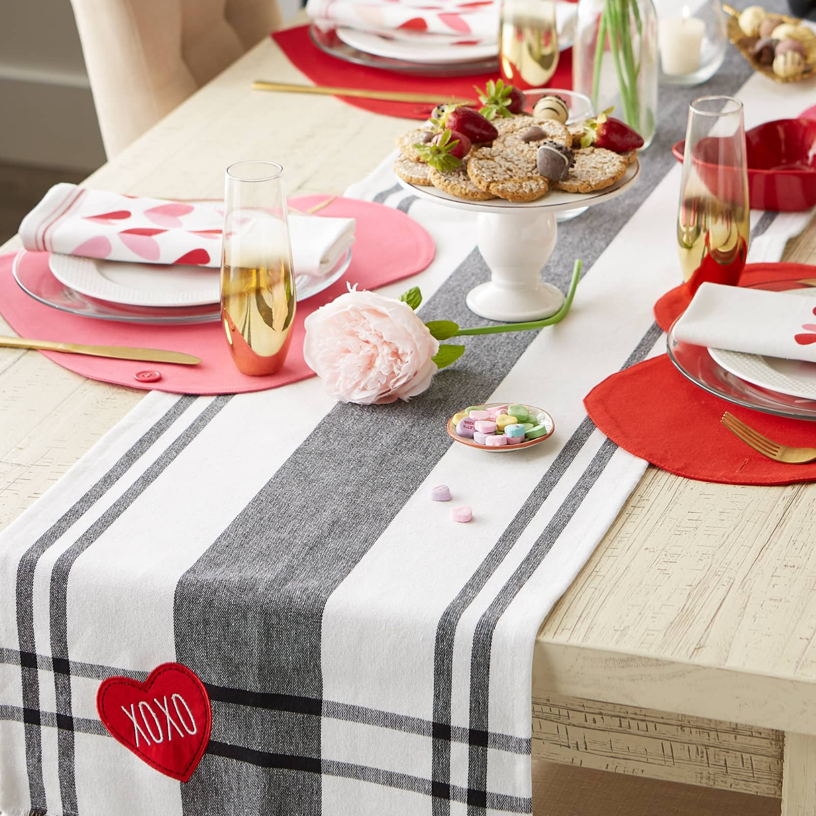 DII&#xAE; 72&#x22; Heart XOXO Plaid Table Runner