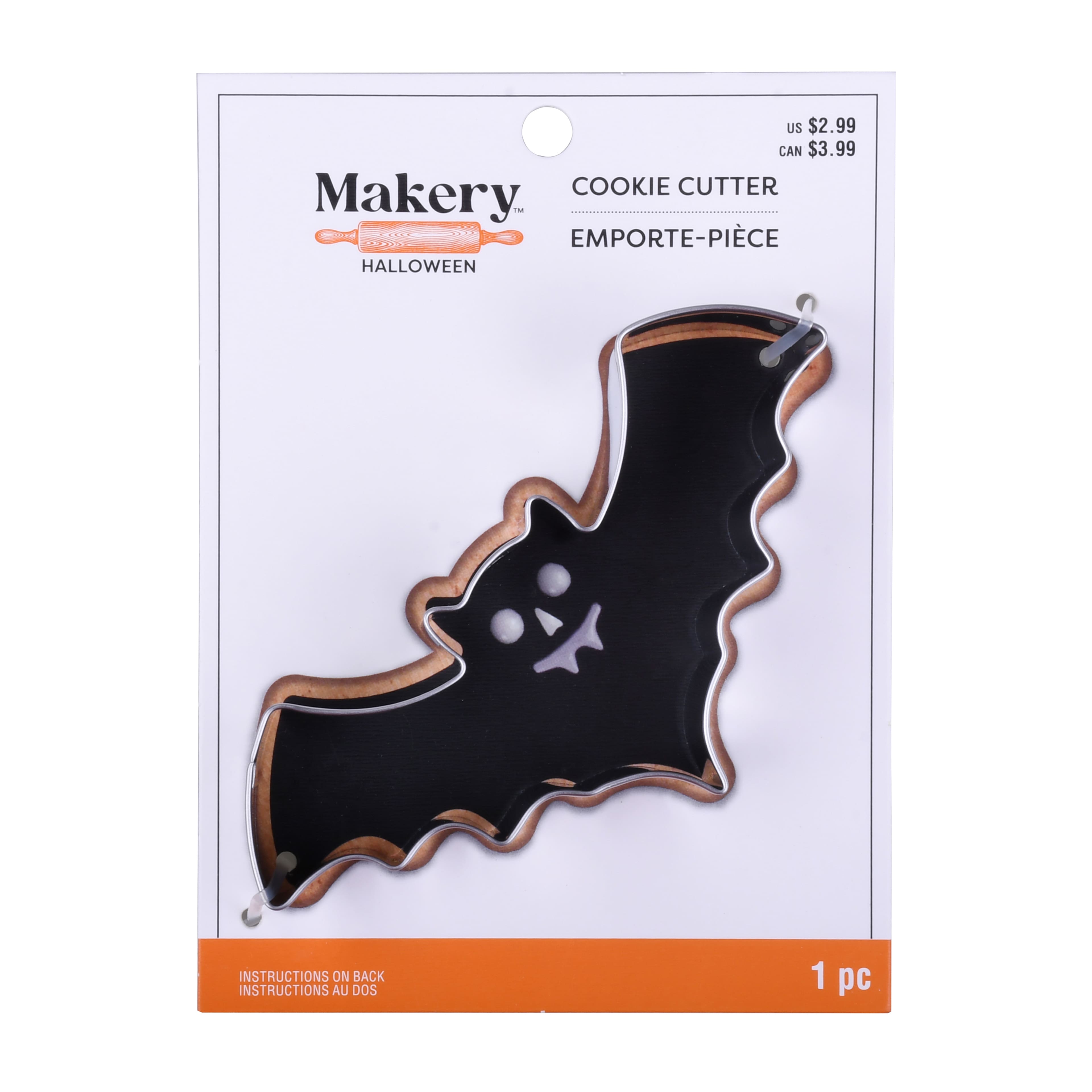 3.75&#x22; Bat Cookie Cutter by Makery&#x2122;