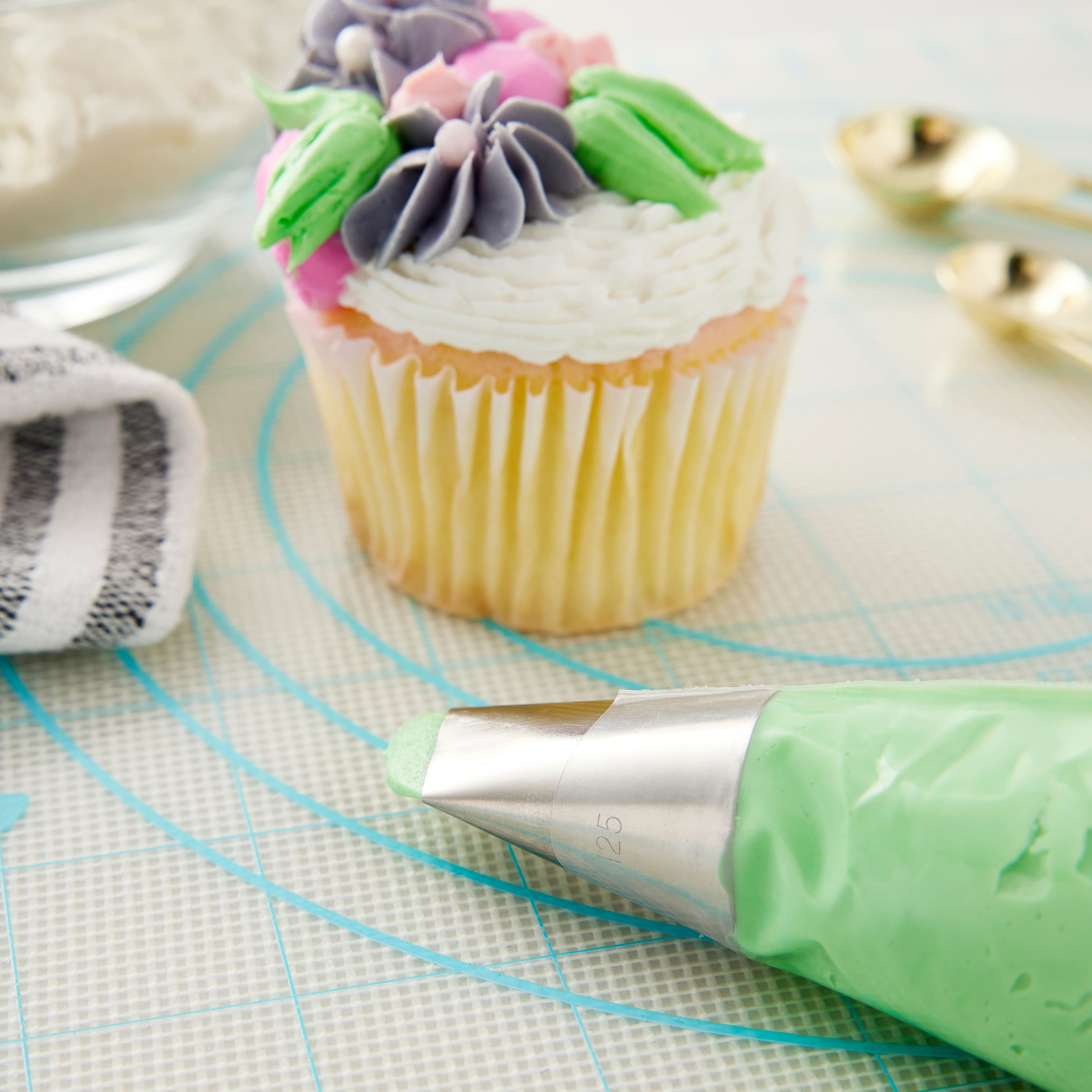 Wilton® Flower Petal Decorating Tip, #125