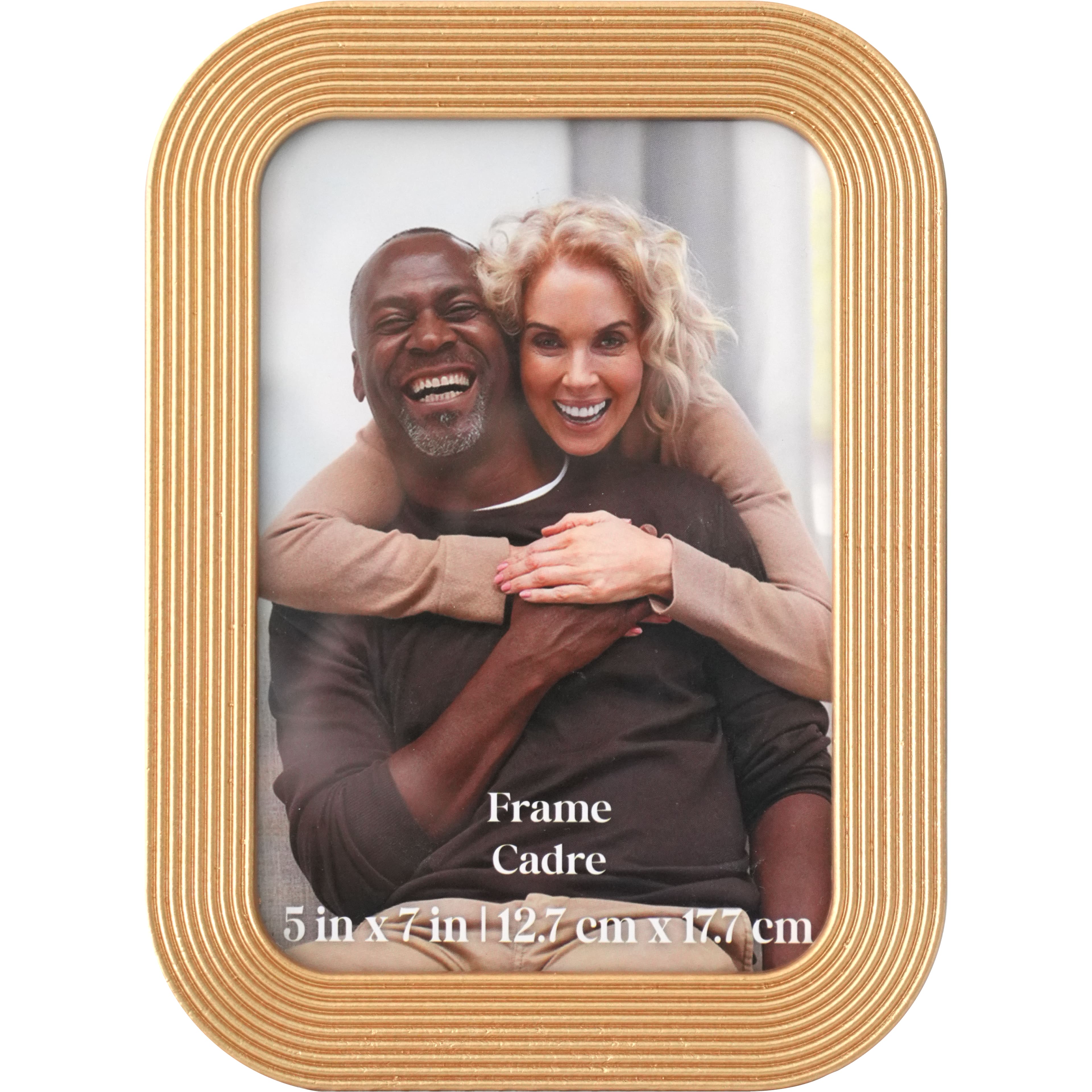 5&#x22; x 7&#x22; Gold Ribbed Tabletop Frame with Round Corners by Ashland&#xAE;