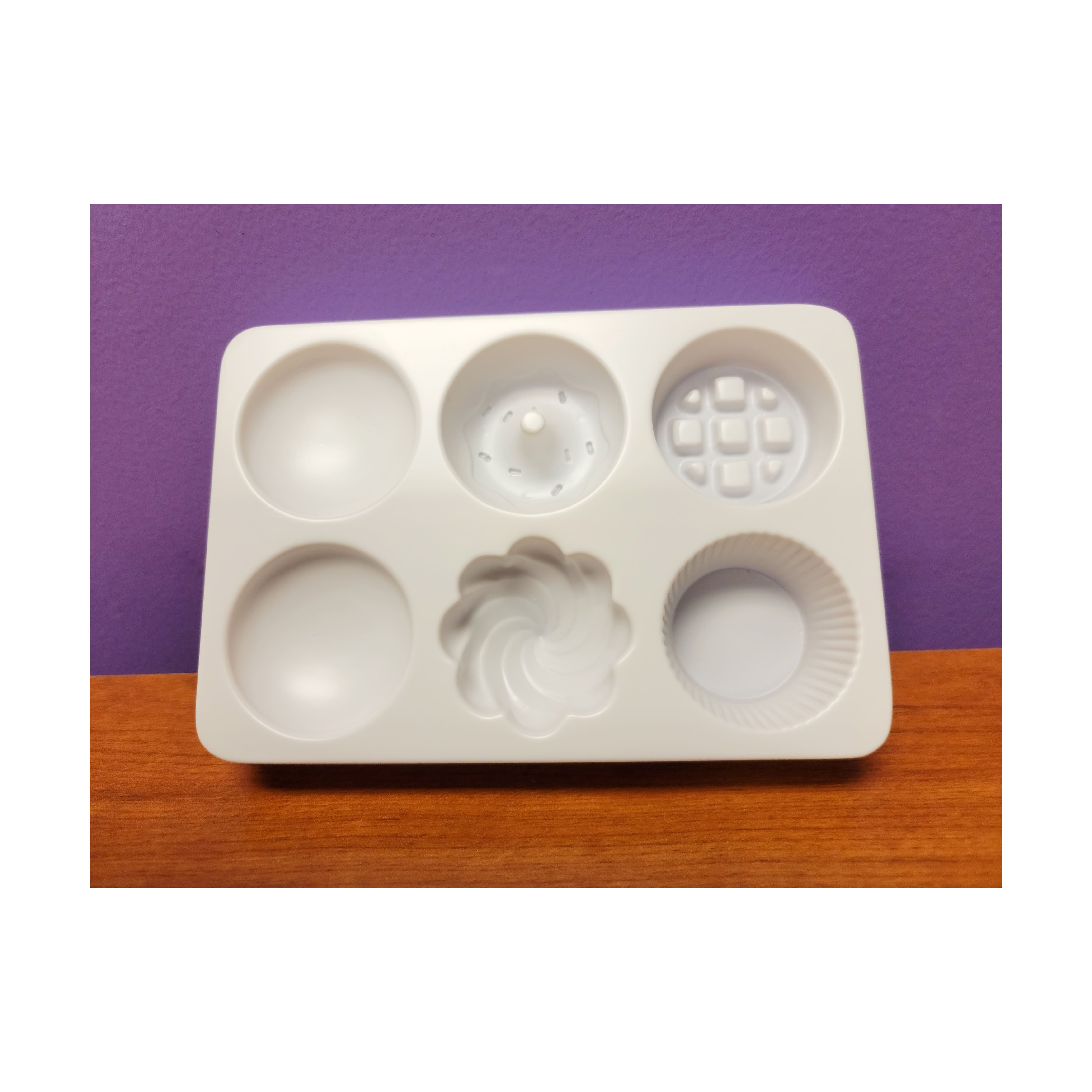 Klutz&#xAE; Bath Bomb Scented Bakery Kit