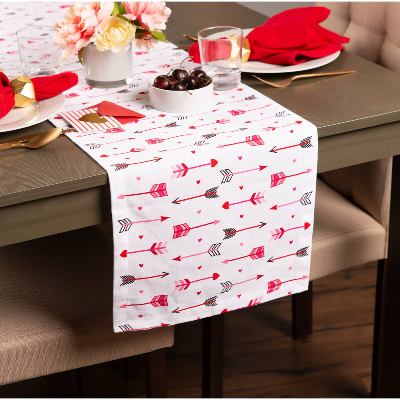 DII&#xAE; 72&#x22; Hearts &#x26; Arrow Print Table Runner