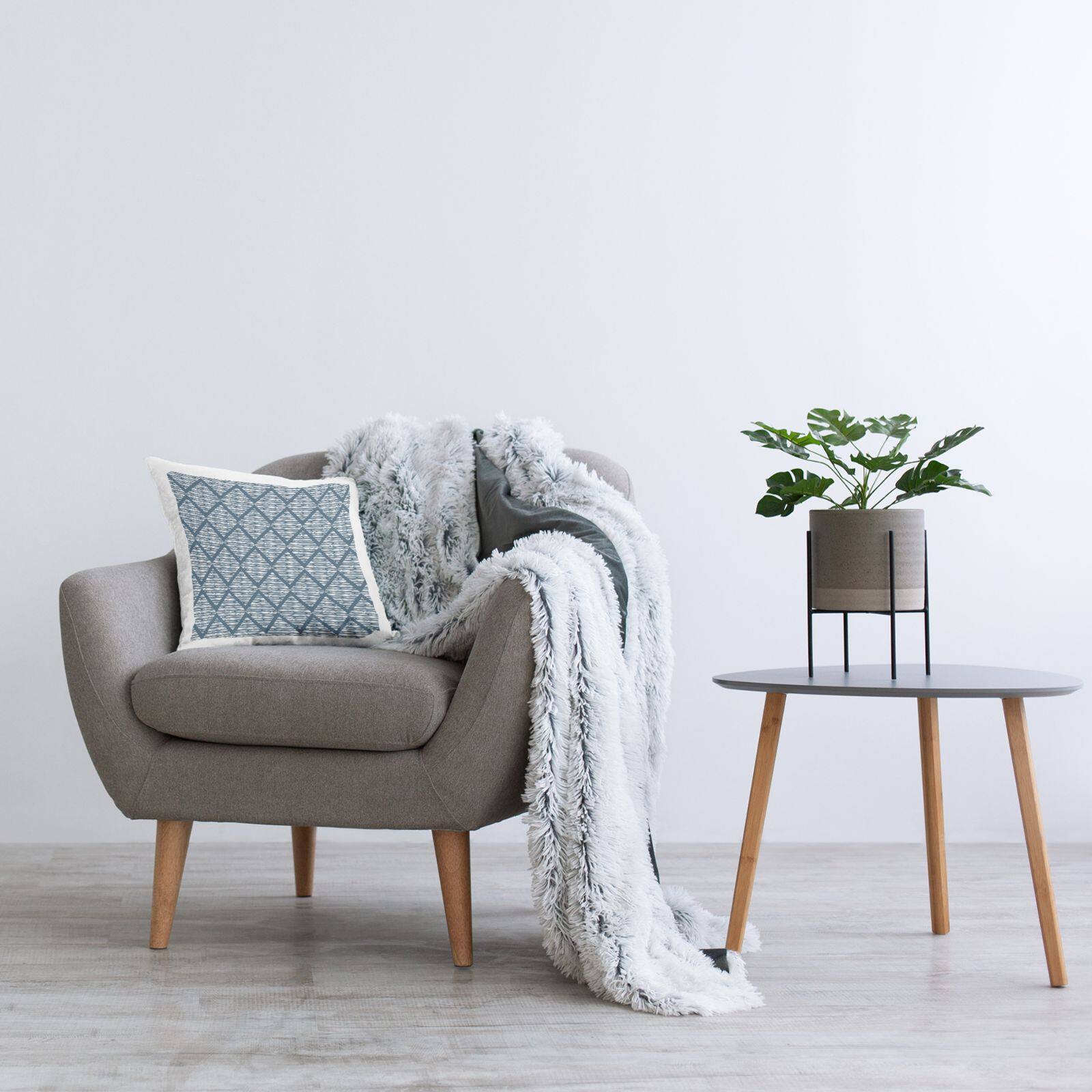 Stupell Industries Blue Zigzag Geometric Stripe Pattern Throw Pillow, 18" x 18"