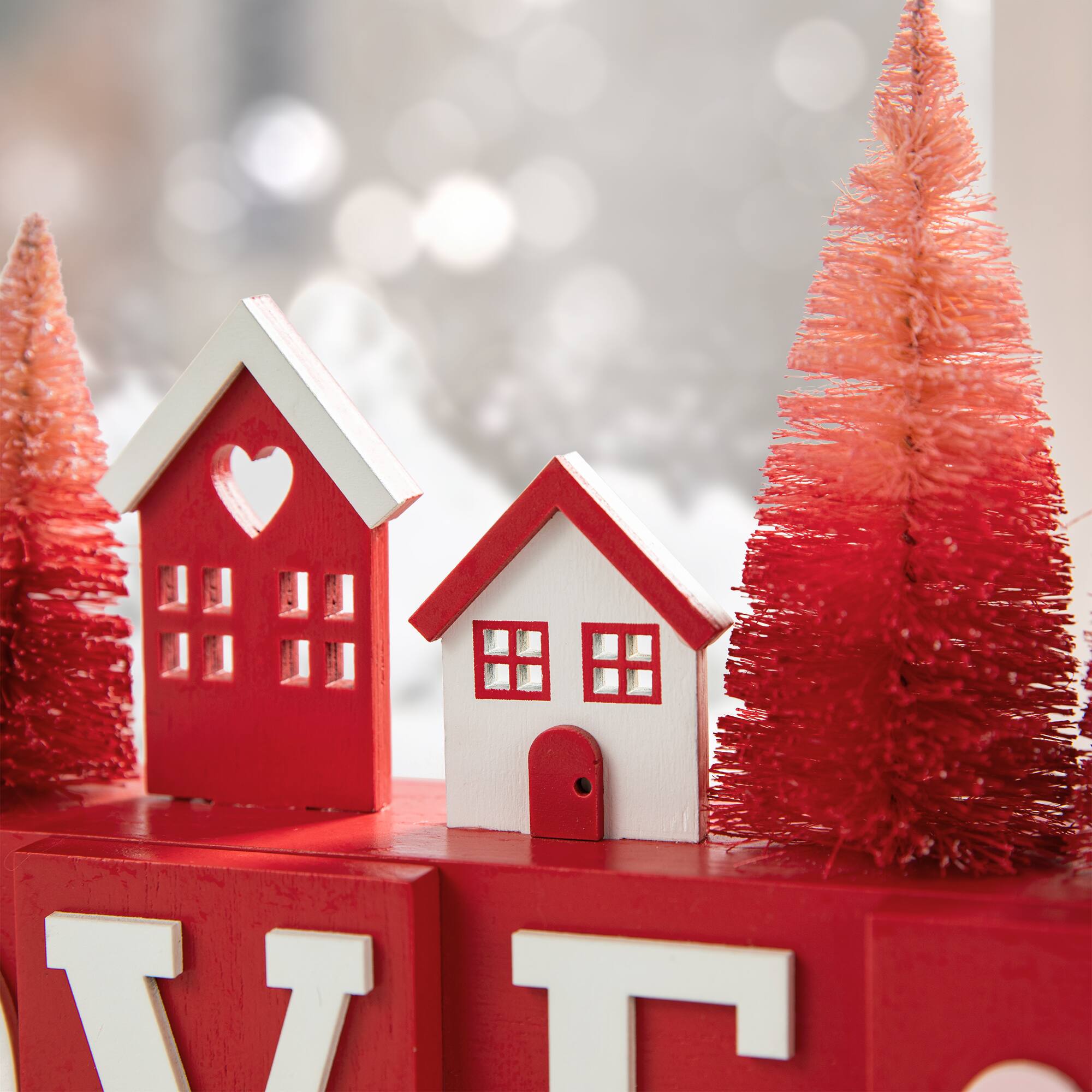 Glitzhome&#xAE; 14&#x22; Valentine&#x27;s Wooden Love House &#x26; Tree Table D&#xE9;cor