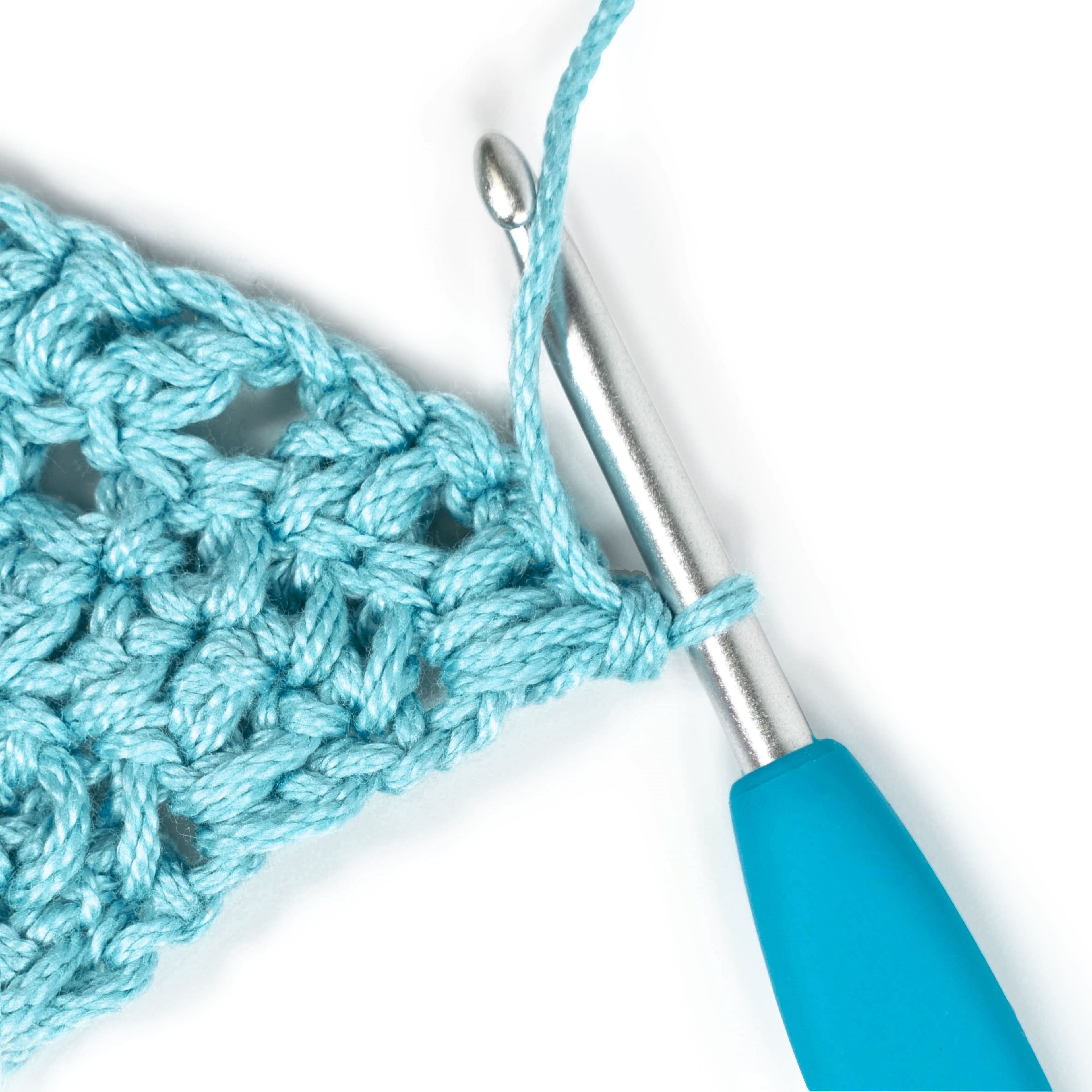 Clover Amour Aluminum Crochet Hook