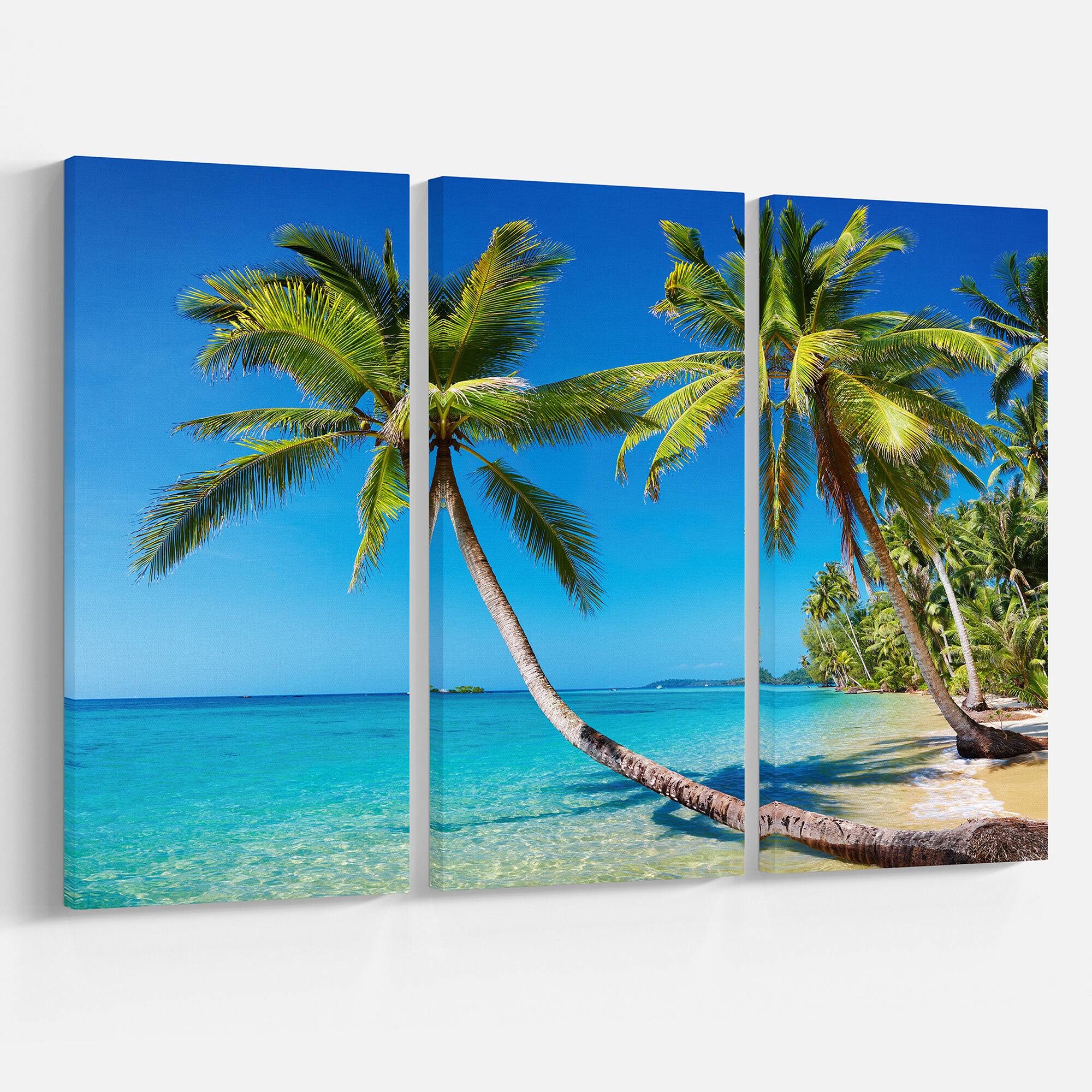 Designart - Tropical Beach Thailand - Landscape Photo Canvas Art Print