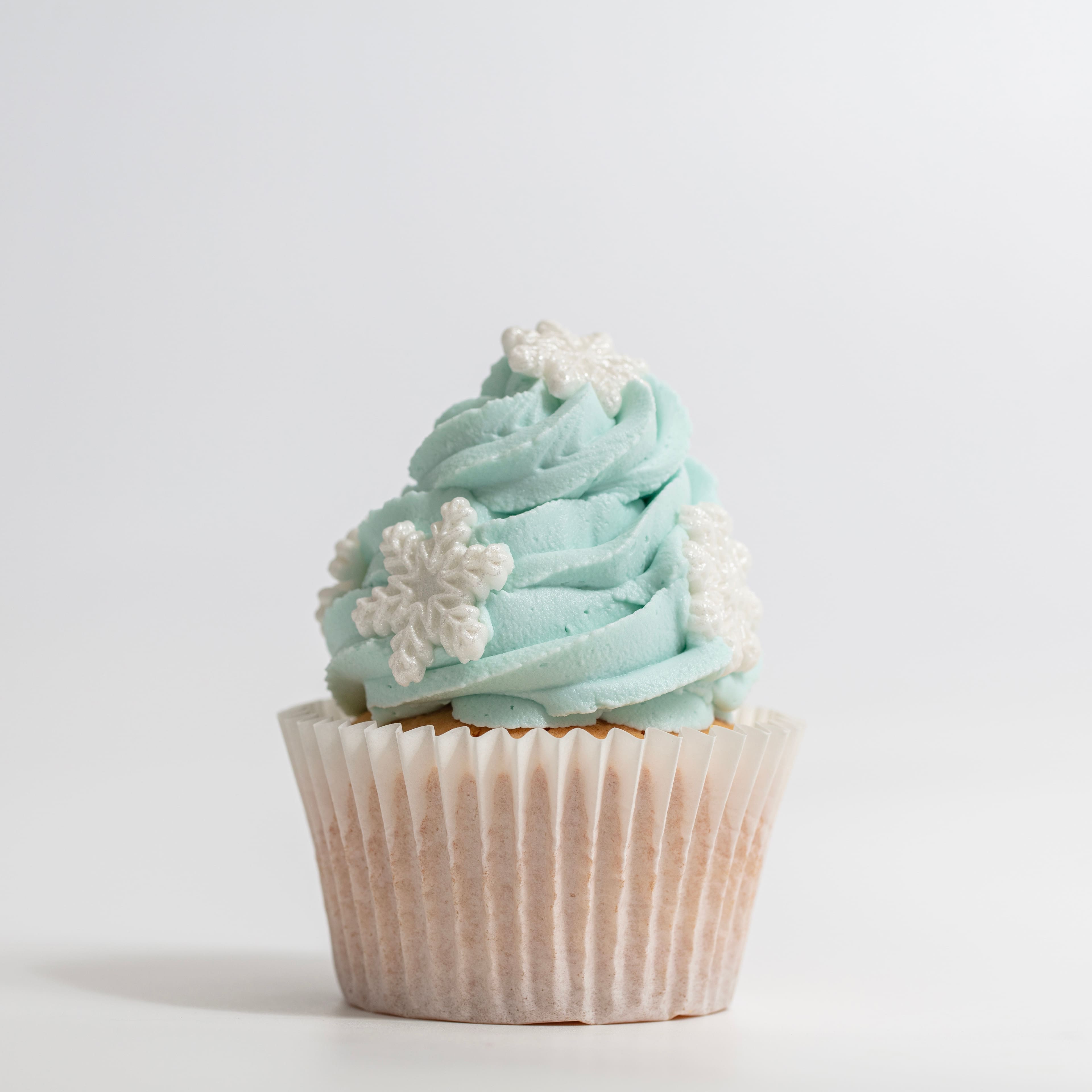 PME Cake Sweet Street&#xAE; Snowflake Icing Decorations