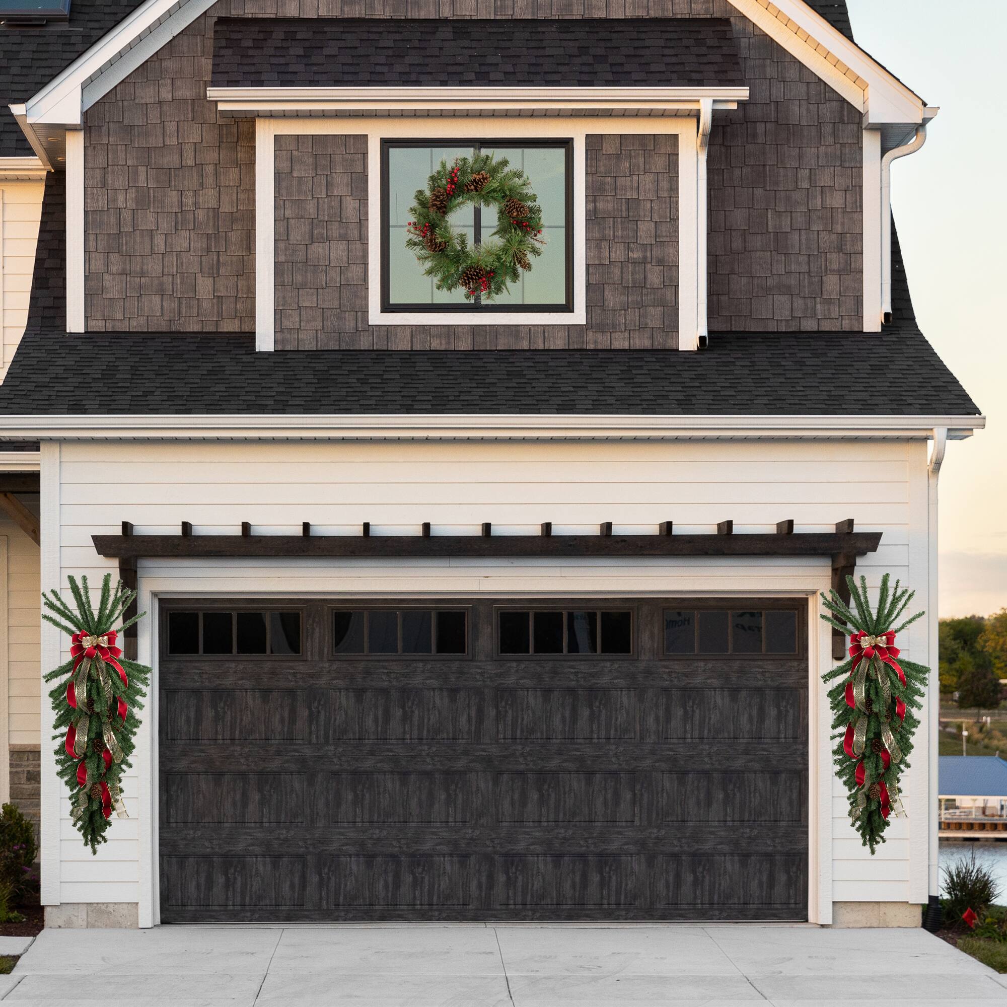 60" Canadian Pine Christmas Teardrop Swag