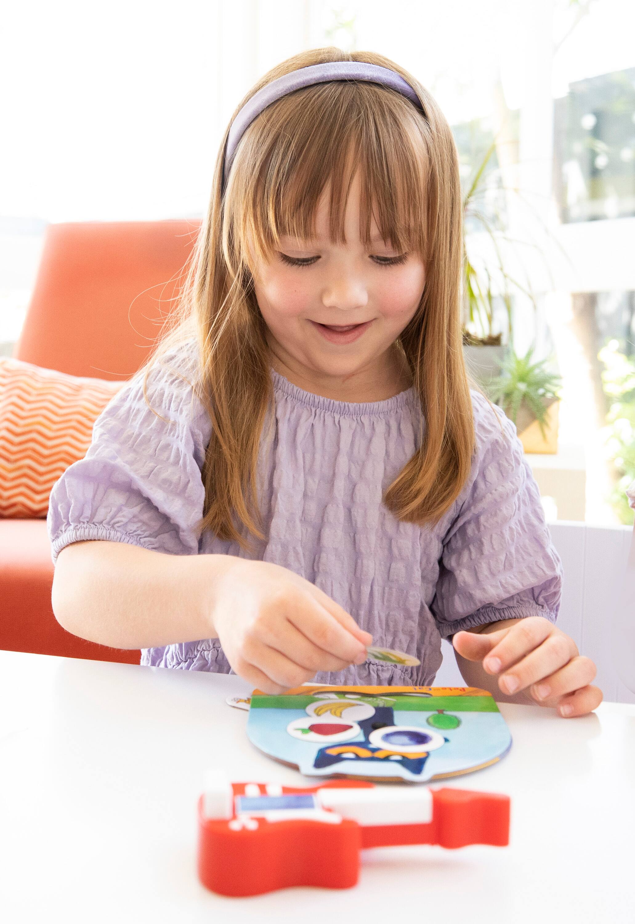 Educational Insights Pete the Cat I Love My White Shoes Game