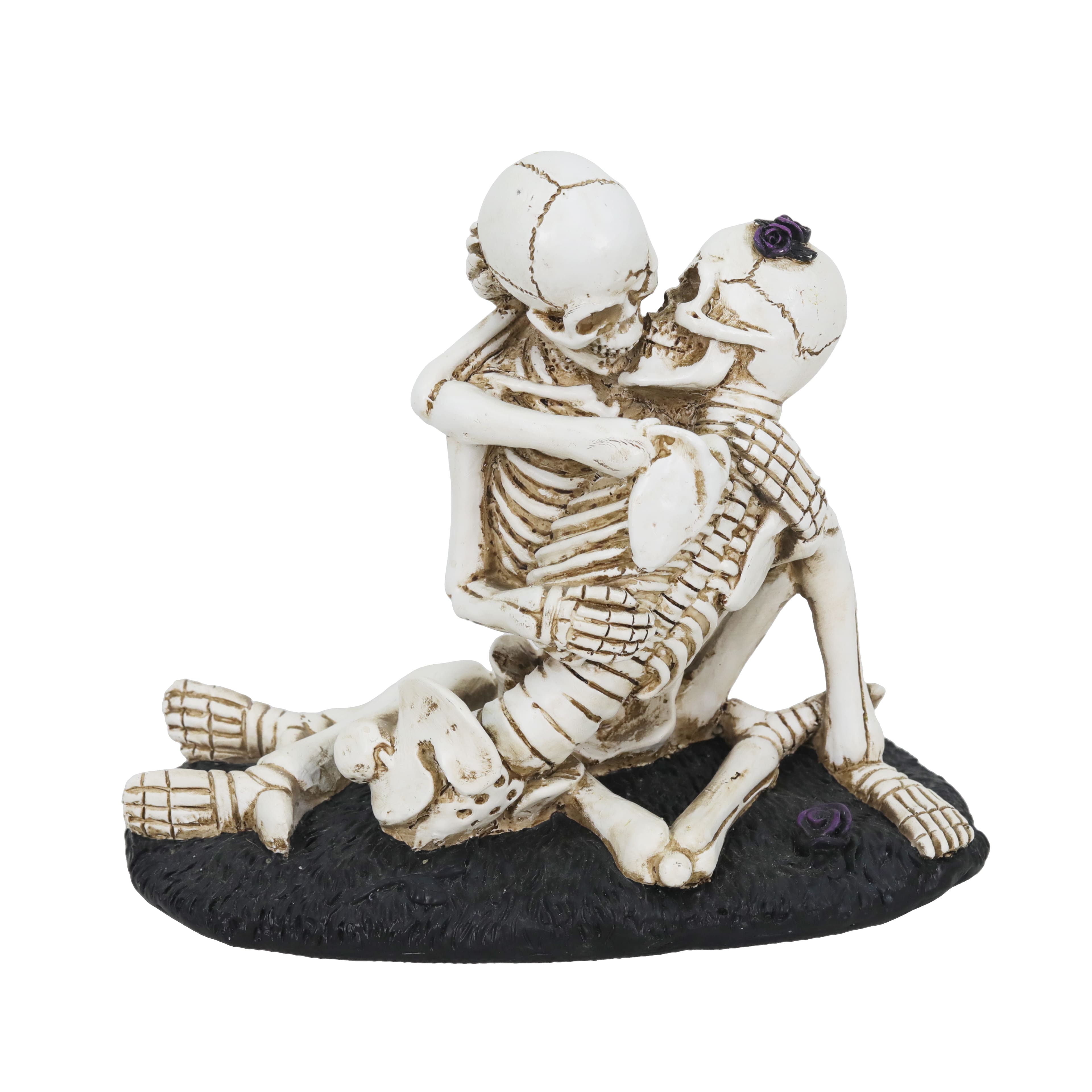 7&#x22; Kissing Skeleton Couple Tabletop D&#xE9;cor by Ashland&#xAE;