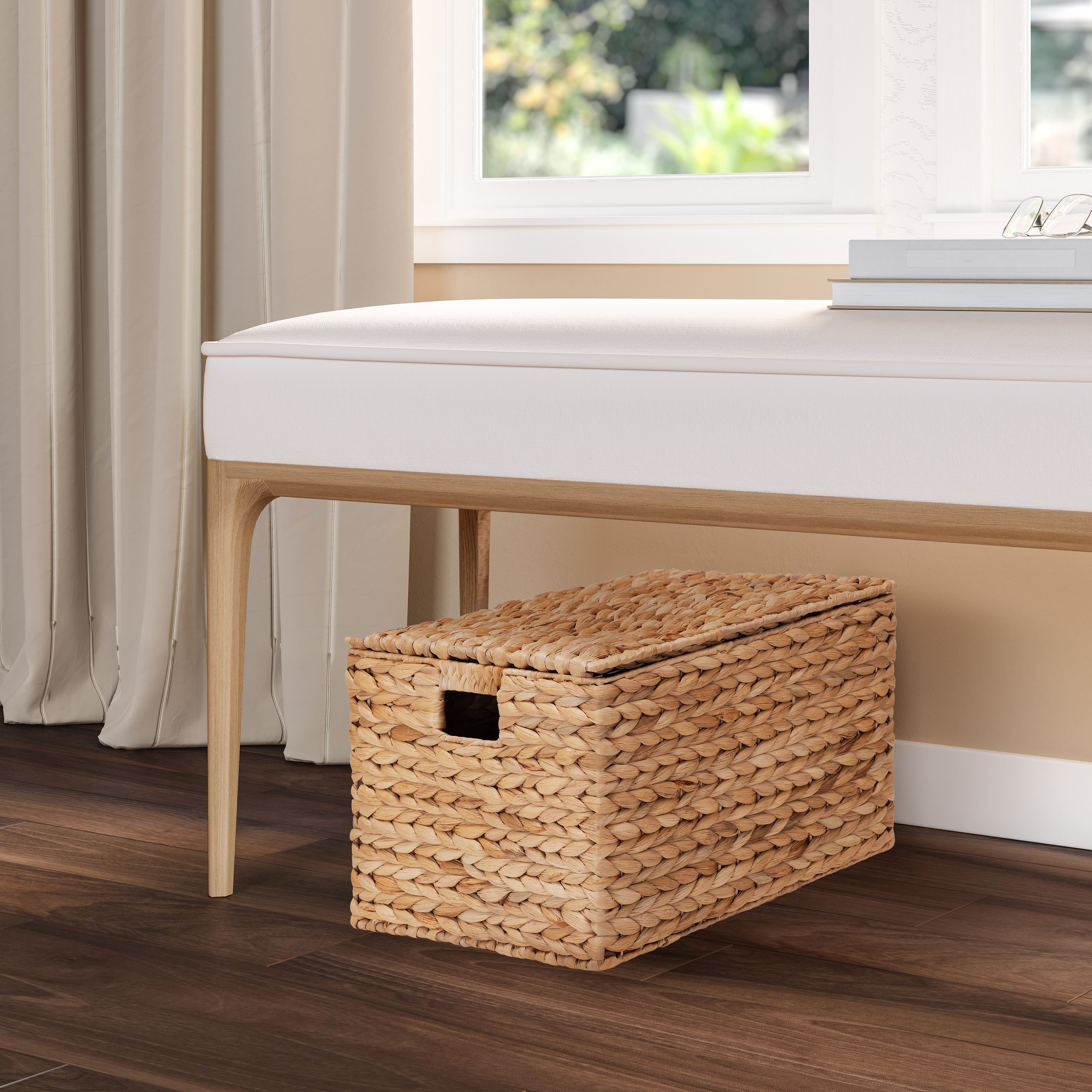 Seville Classics Large Water Hyacinth Bin with Lid