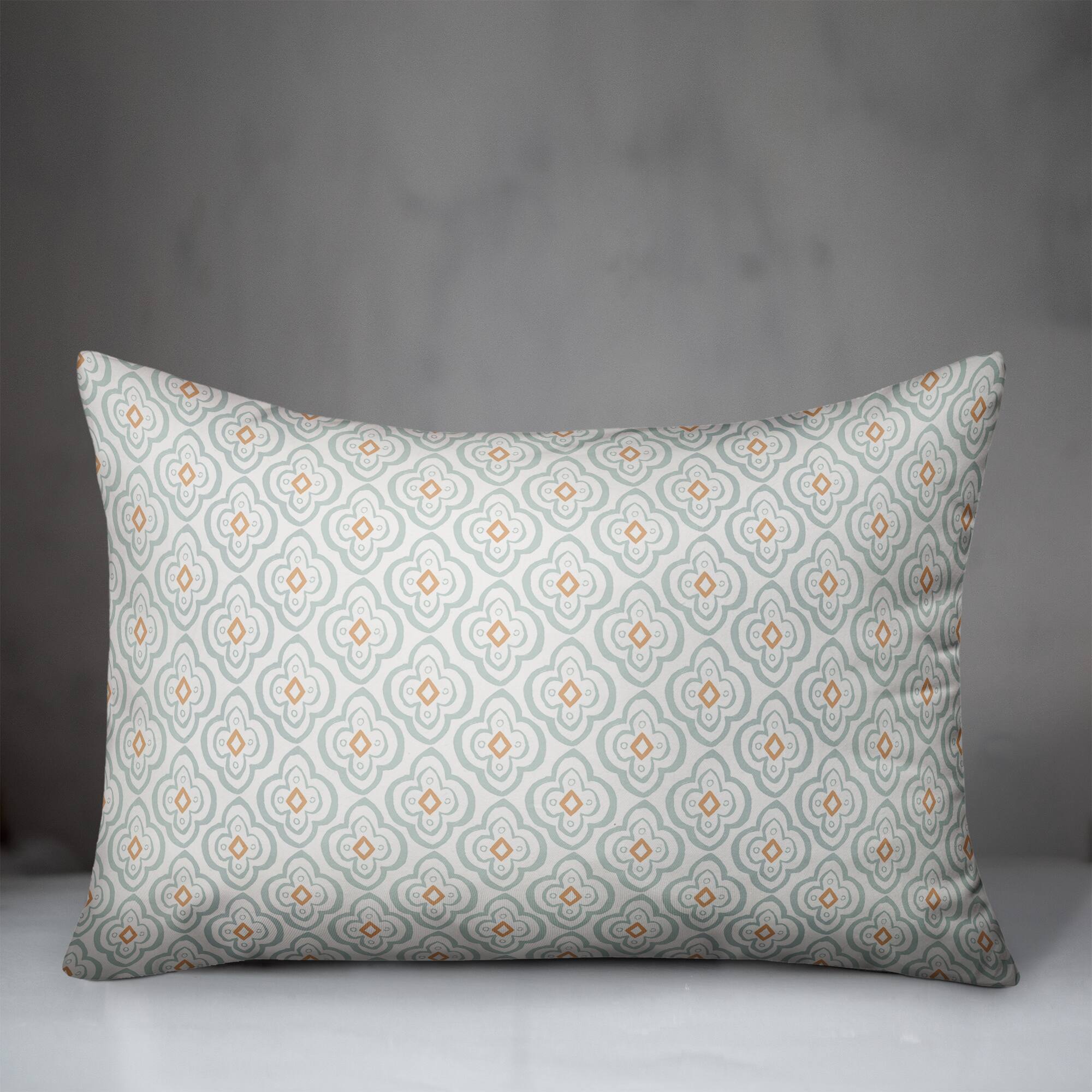 Quatrefoil Rectangular Throw Pillow