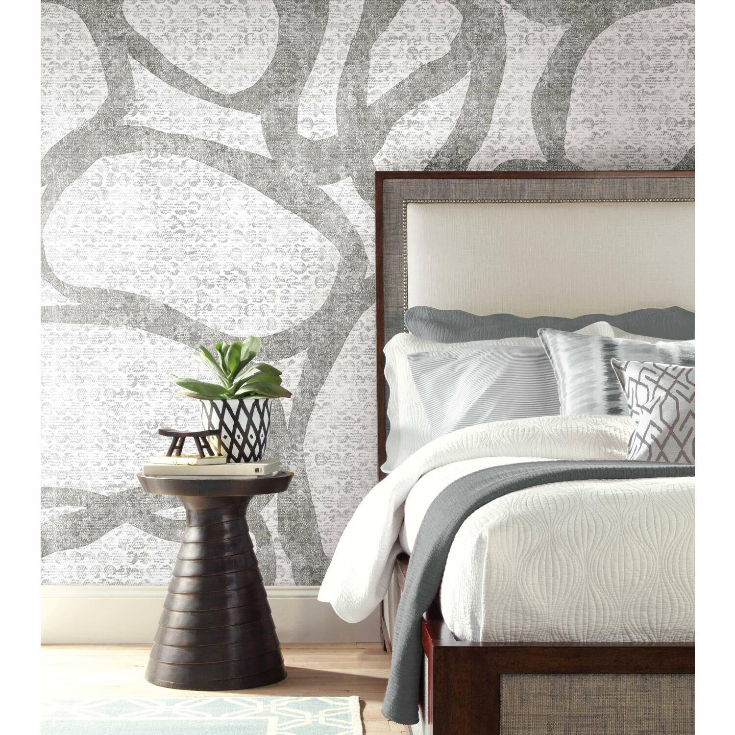 RoomMates Ulo Circles Mural Peel & Stick Wallpaper