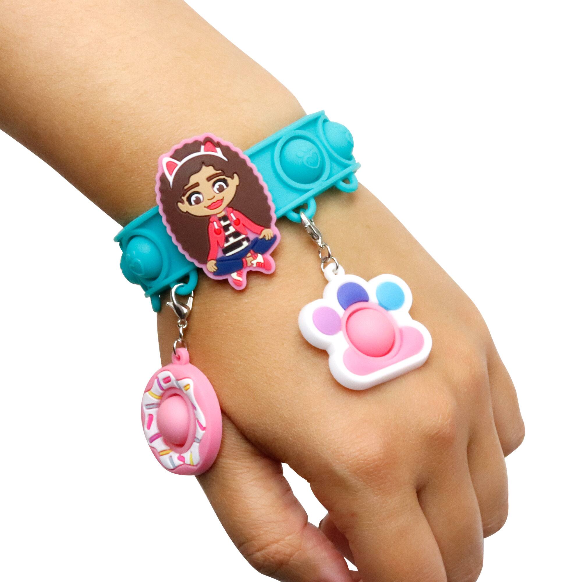 Pop-Eeze: Gabby's Dollhouse Bracelet Activity Set