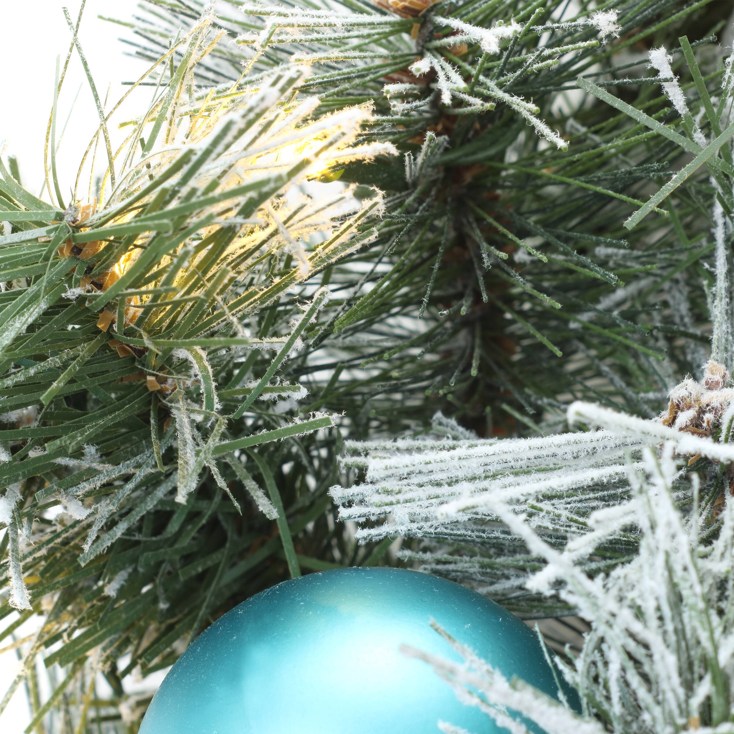 24" Pre-lit LED Tinkham Pine Wreath