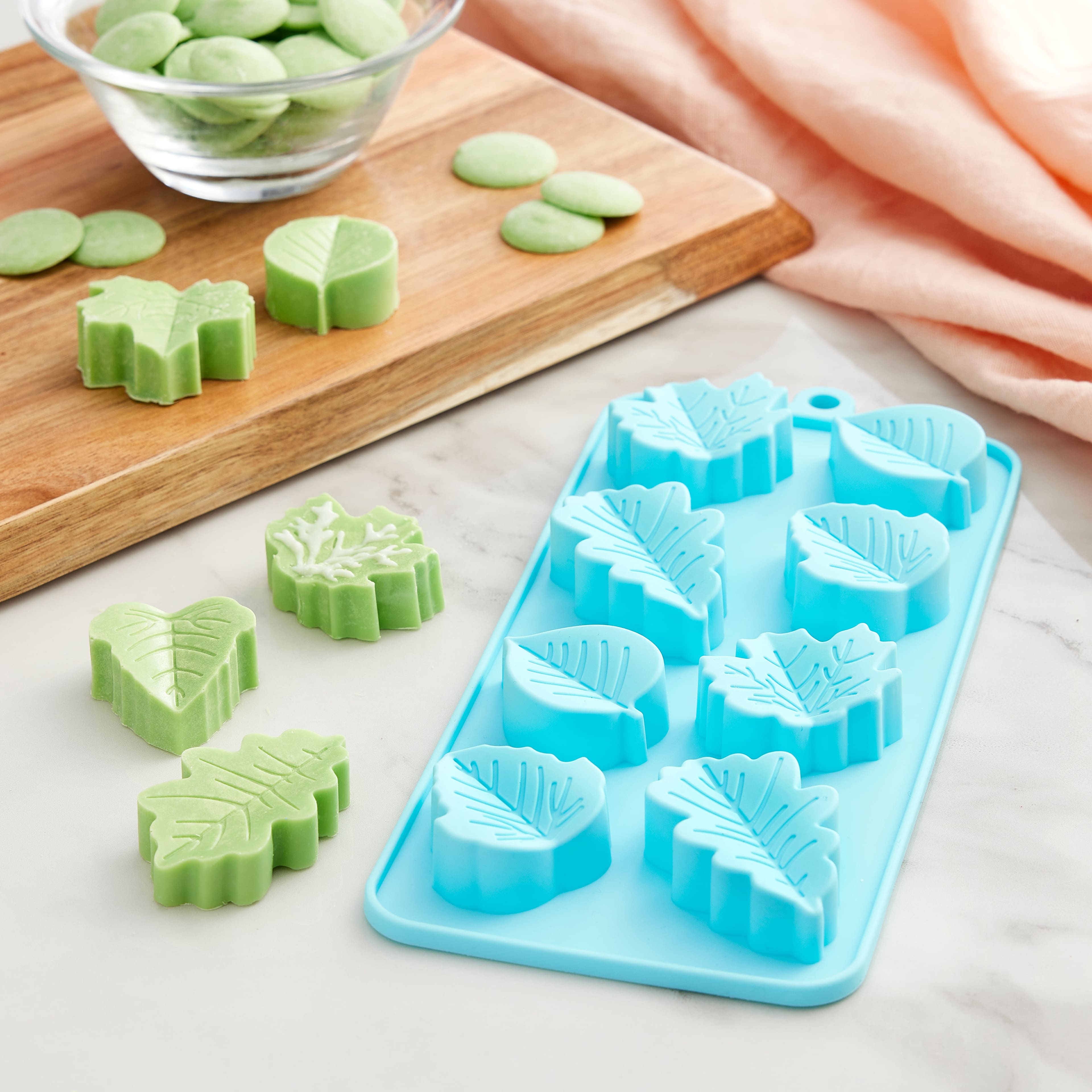 sofliym Mini Leaf Silicone Candy Molds for Chocolate Gummy, Small Leaf Wax  Melts Molds Baking Molds Tiny Ice Cube Tray with Scraper
